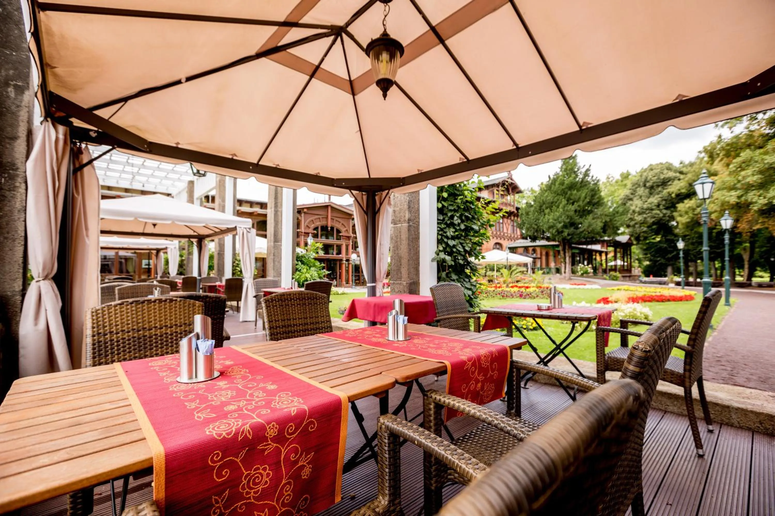 Restaurant/places to eat in Dorint Herrenkrug Parkhotel Magdeburg