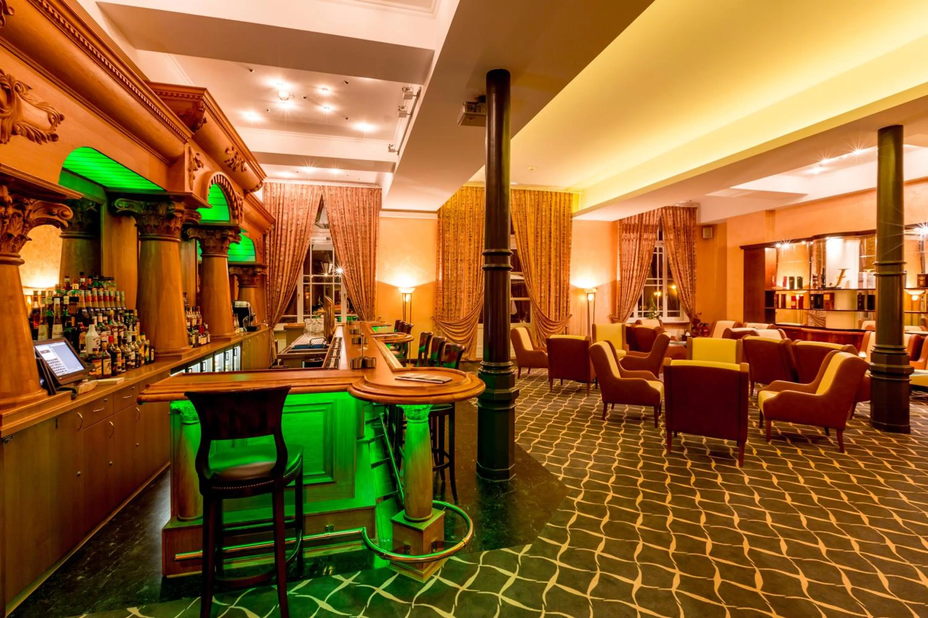 Lounge or bar in Dorint Herrenkrug Parkhotel Magdeburg