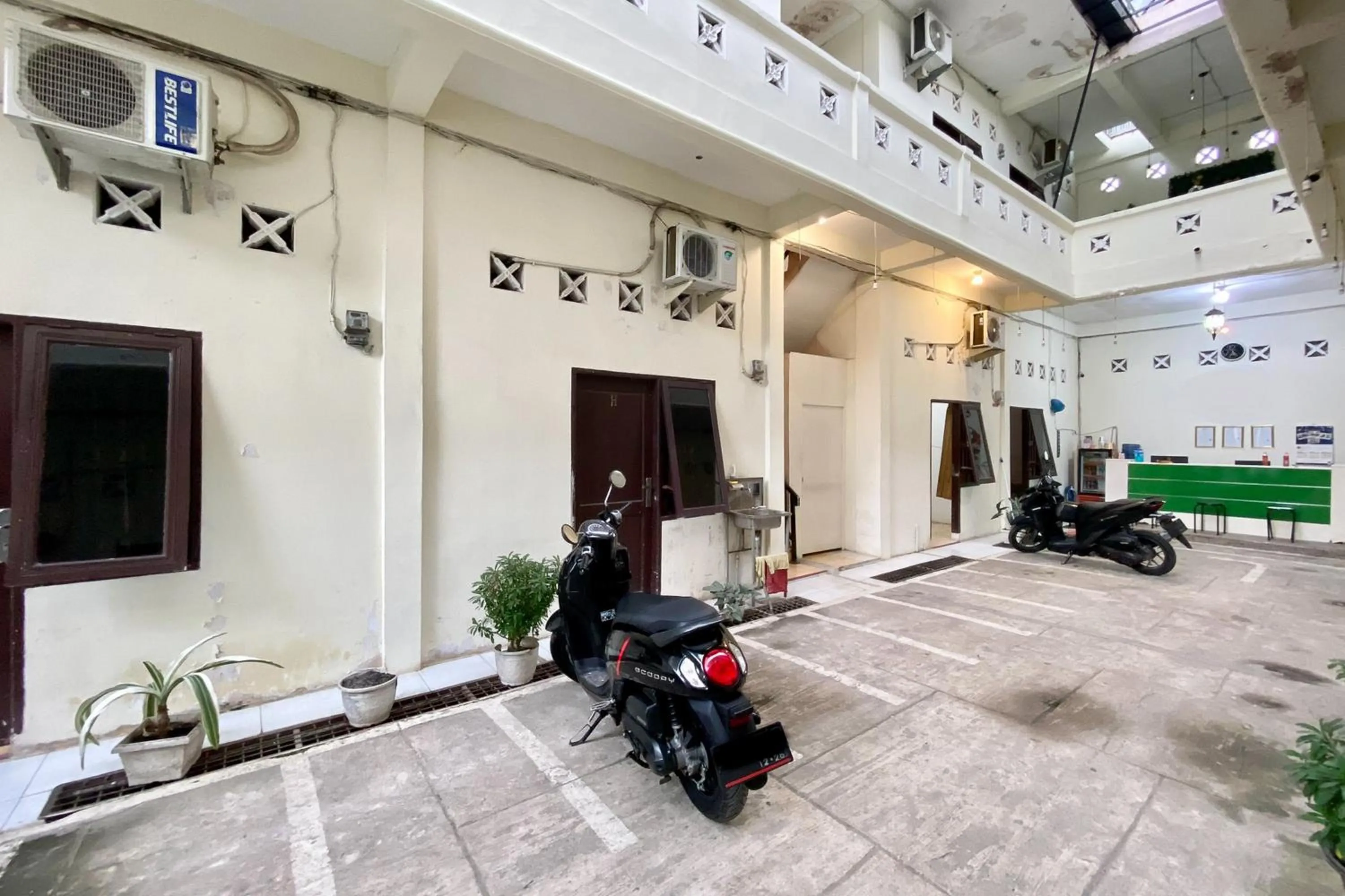 Parking in RedDoorz at Sonya Homestay Tebing Tinggi