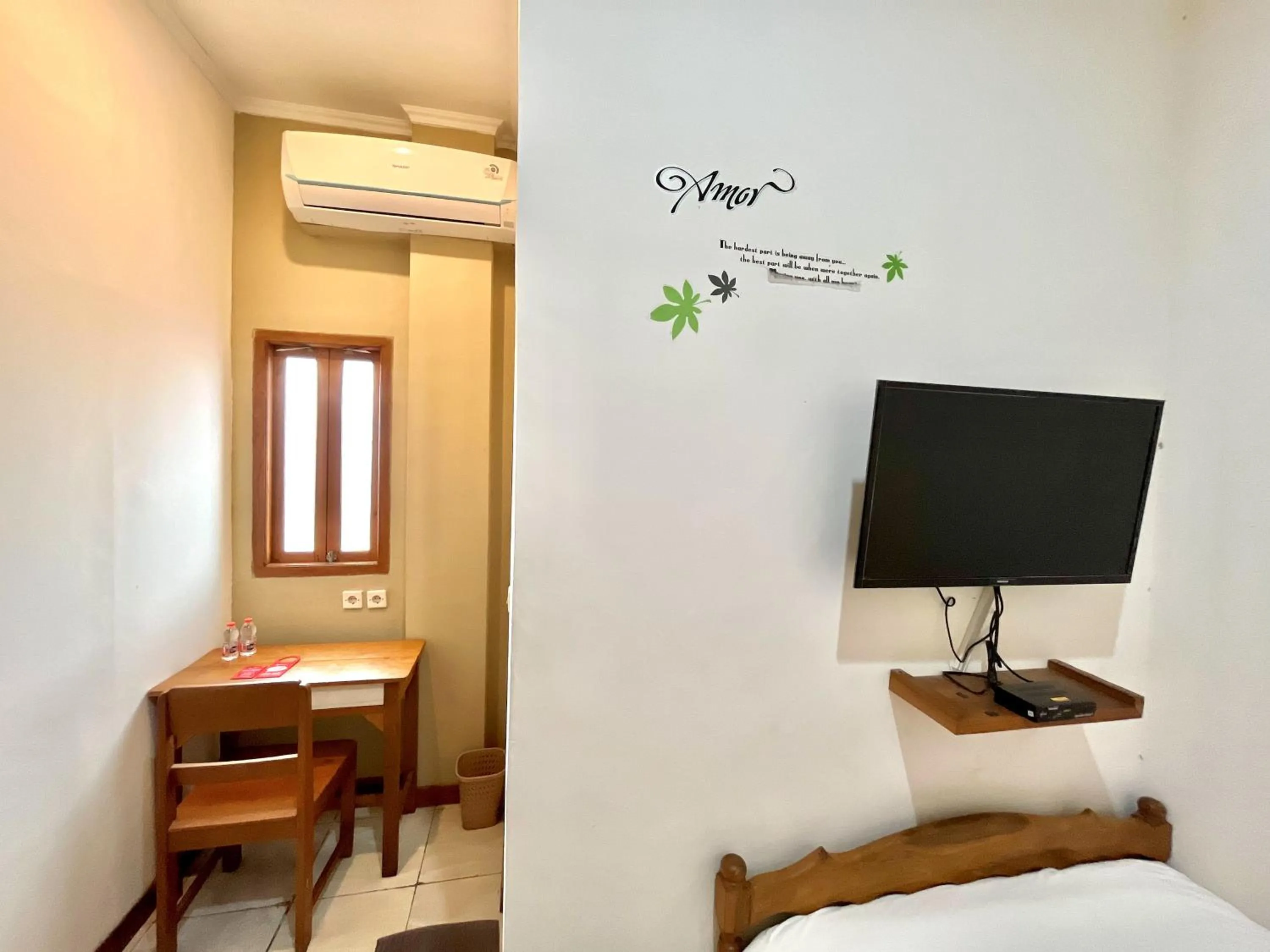 Bedroom, TV/Entertainment Center in Capital O 3461 Mystays