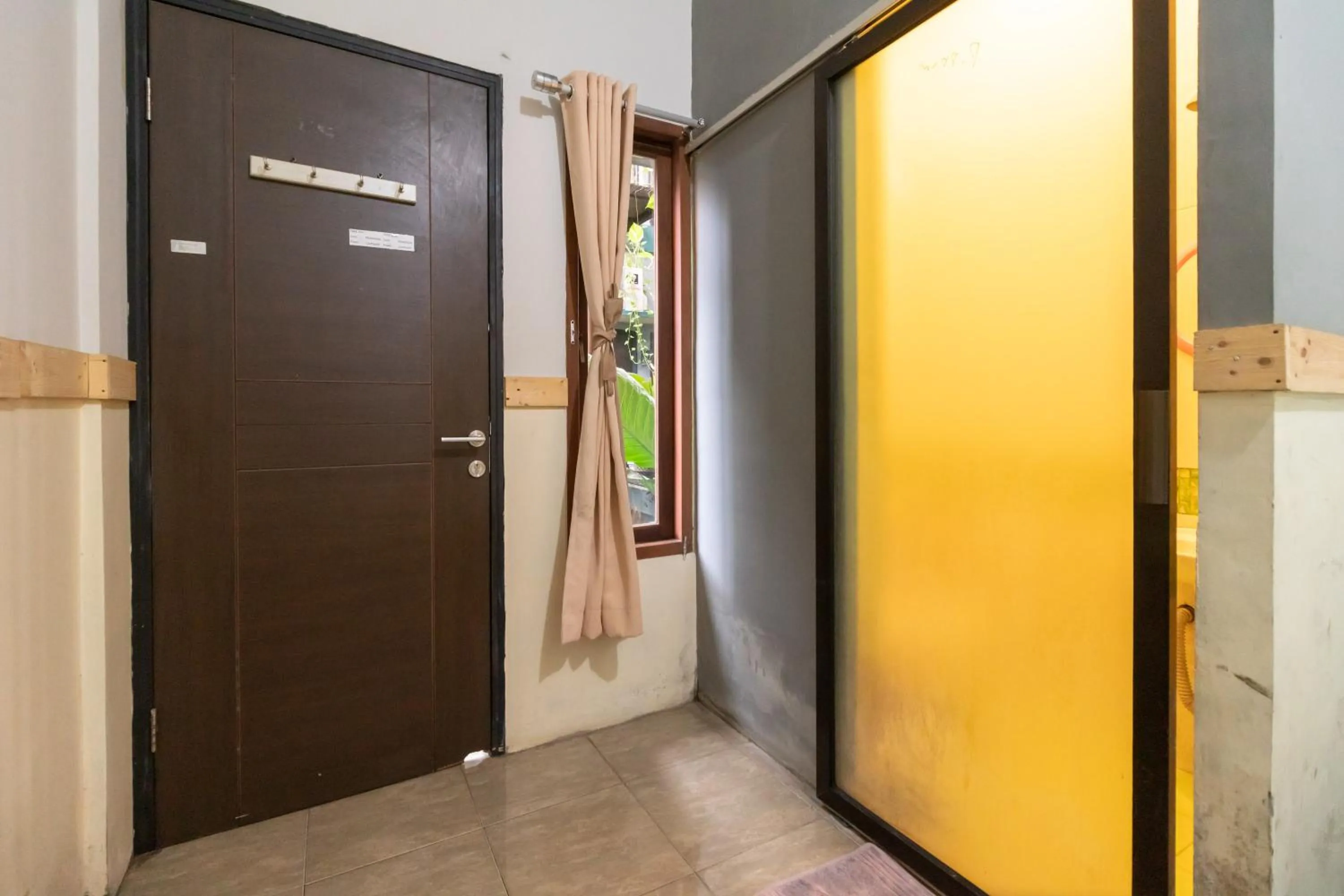 Bedroom in Safaraz Garden near Galaxy Bekasi Mitra RedDoorz