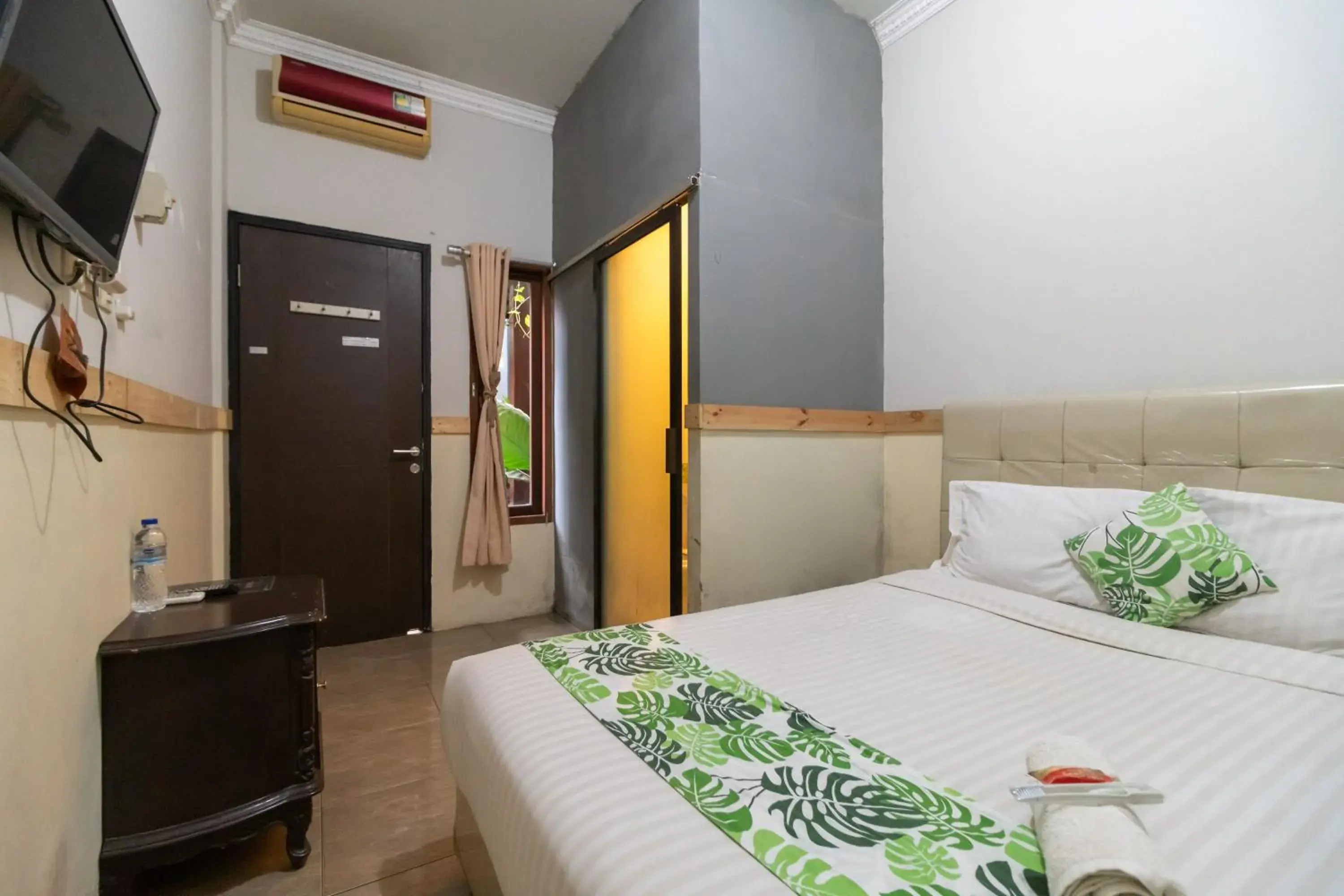 Standard Double Room in Safaraz Garden near Galaxy Bekasi Mitra RedDoorz Standard Double Room in Safaraz Garden near Galaxy Bekasi Mitra RedDoorz
