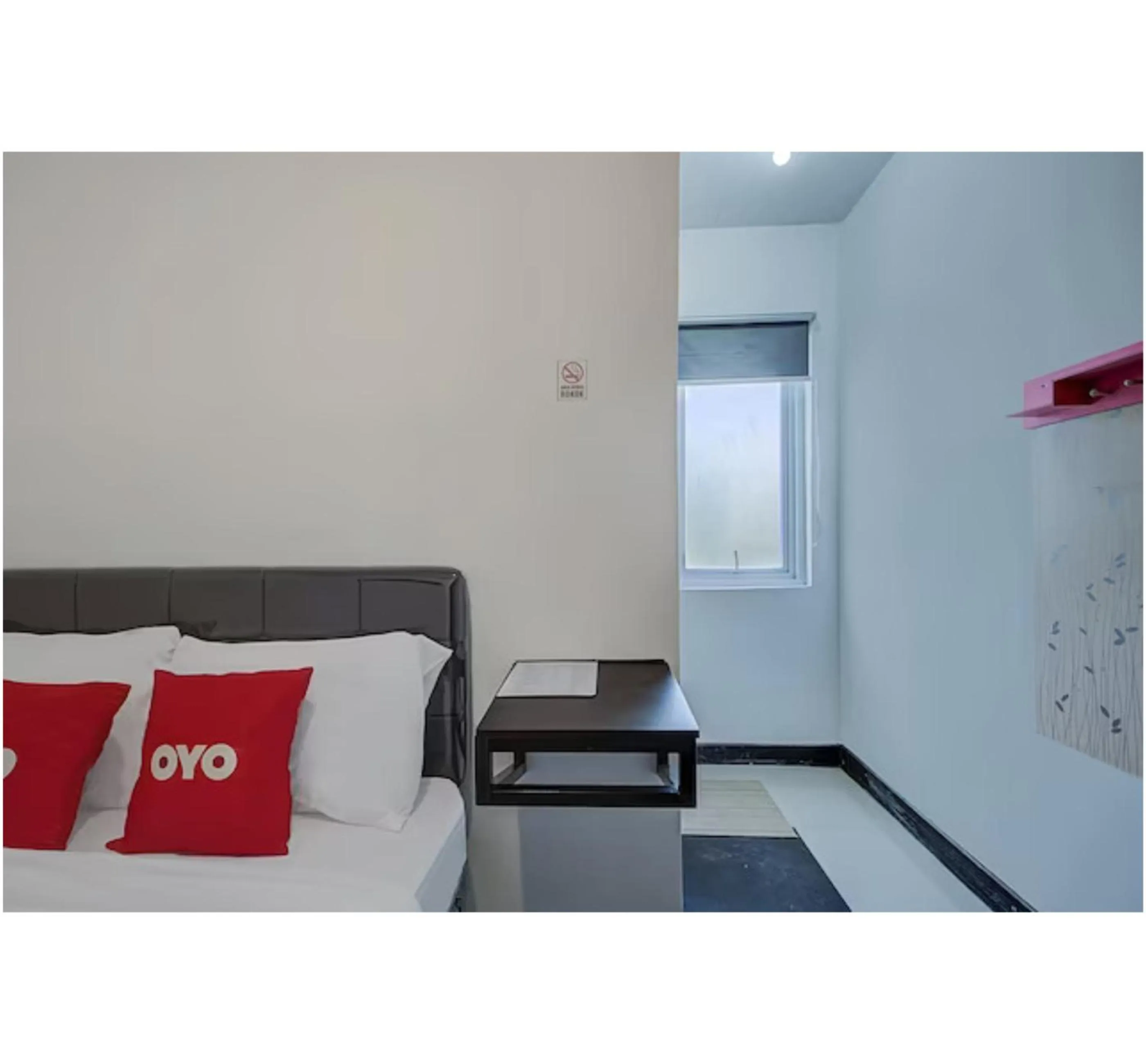 Bedroom, Bed in Capital O 3198 Sukomanunggal Inn