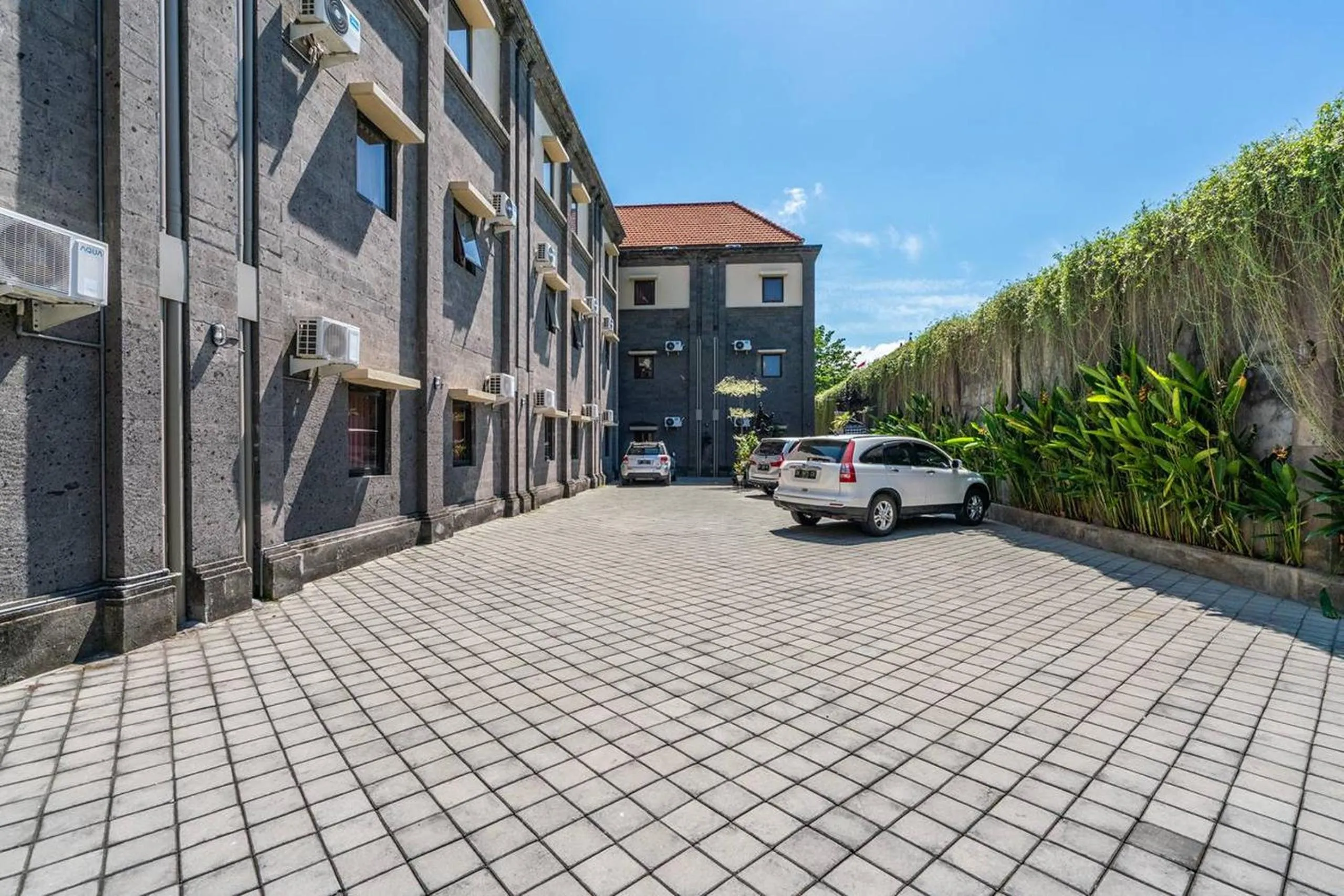 Parking in Ganandra Stay Denpasar