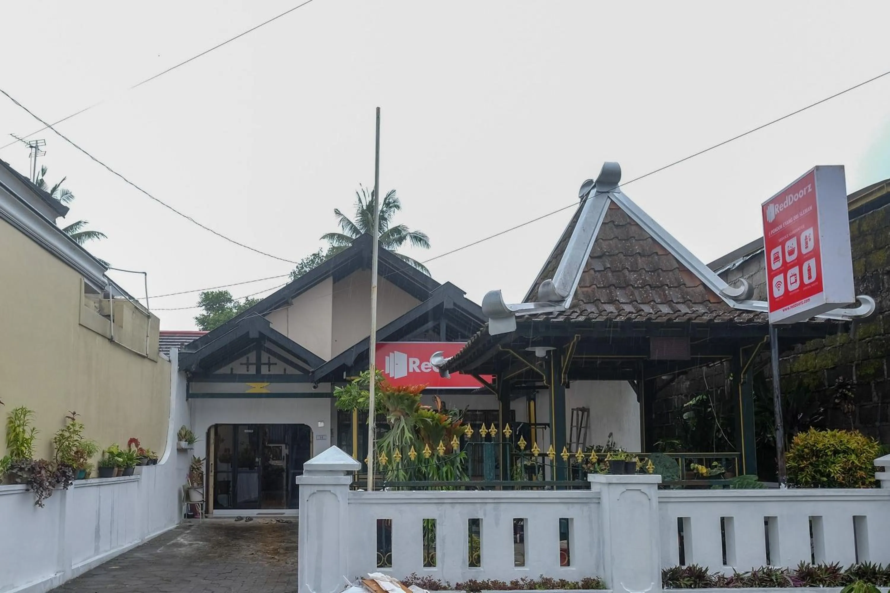 Property building in RedDoorz At Pondok Eyang Obi Sleman
