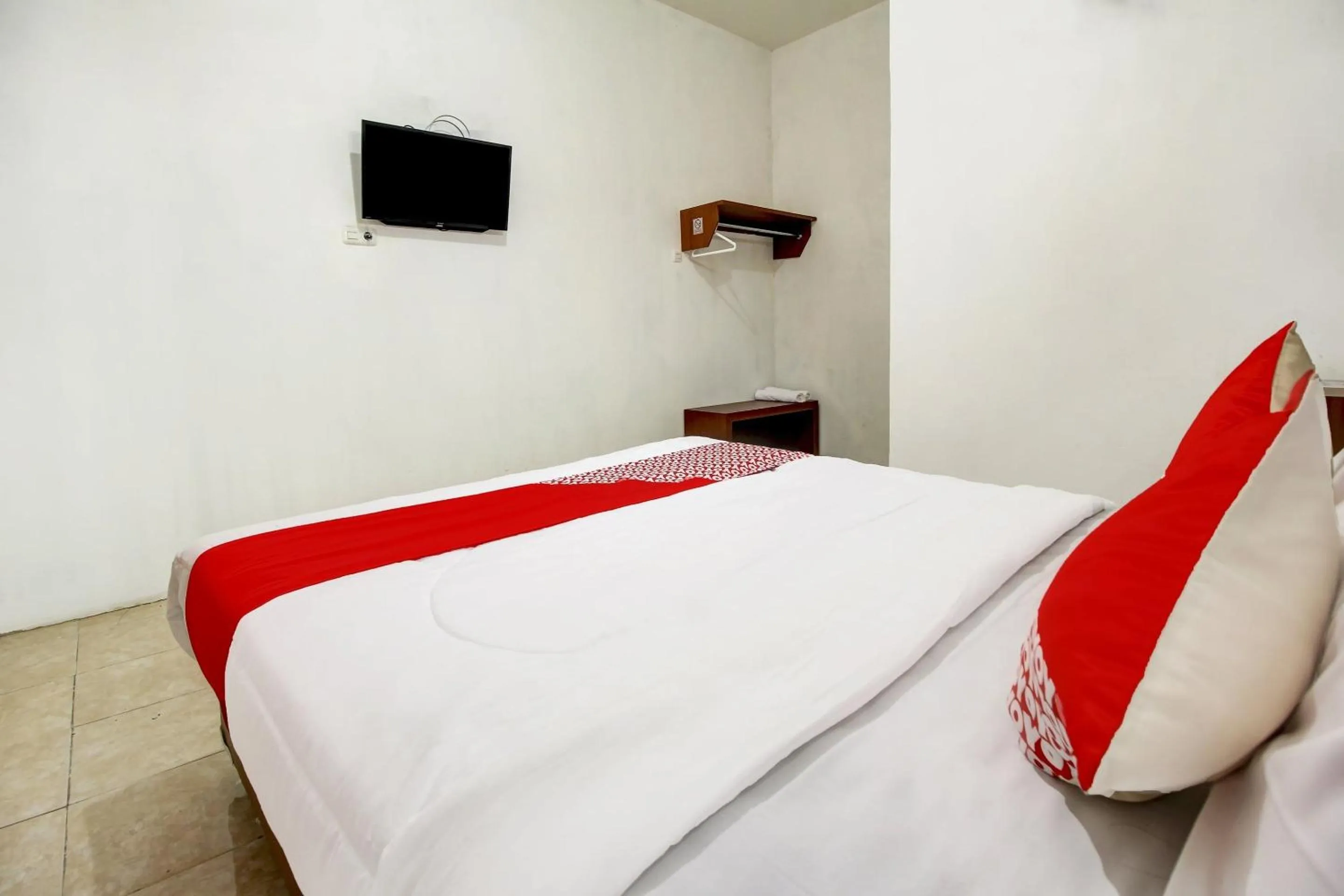Bedroom, Bed in OYO Life 3415 Penginapan Wimane