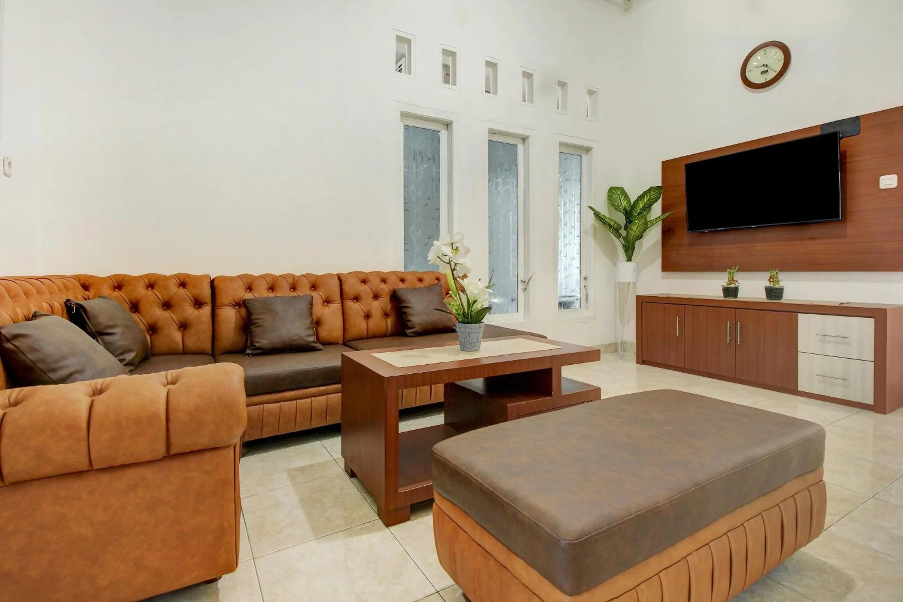 Lobby or reception in OYO Life 3415 Penginapan Wimane