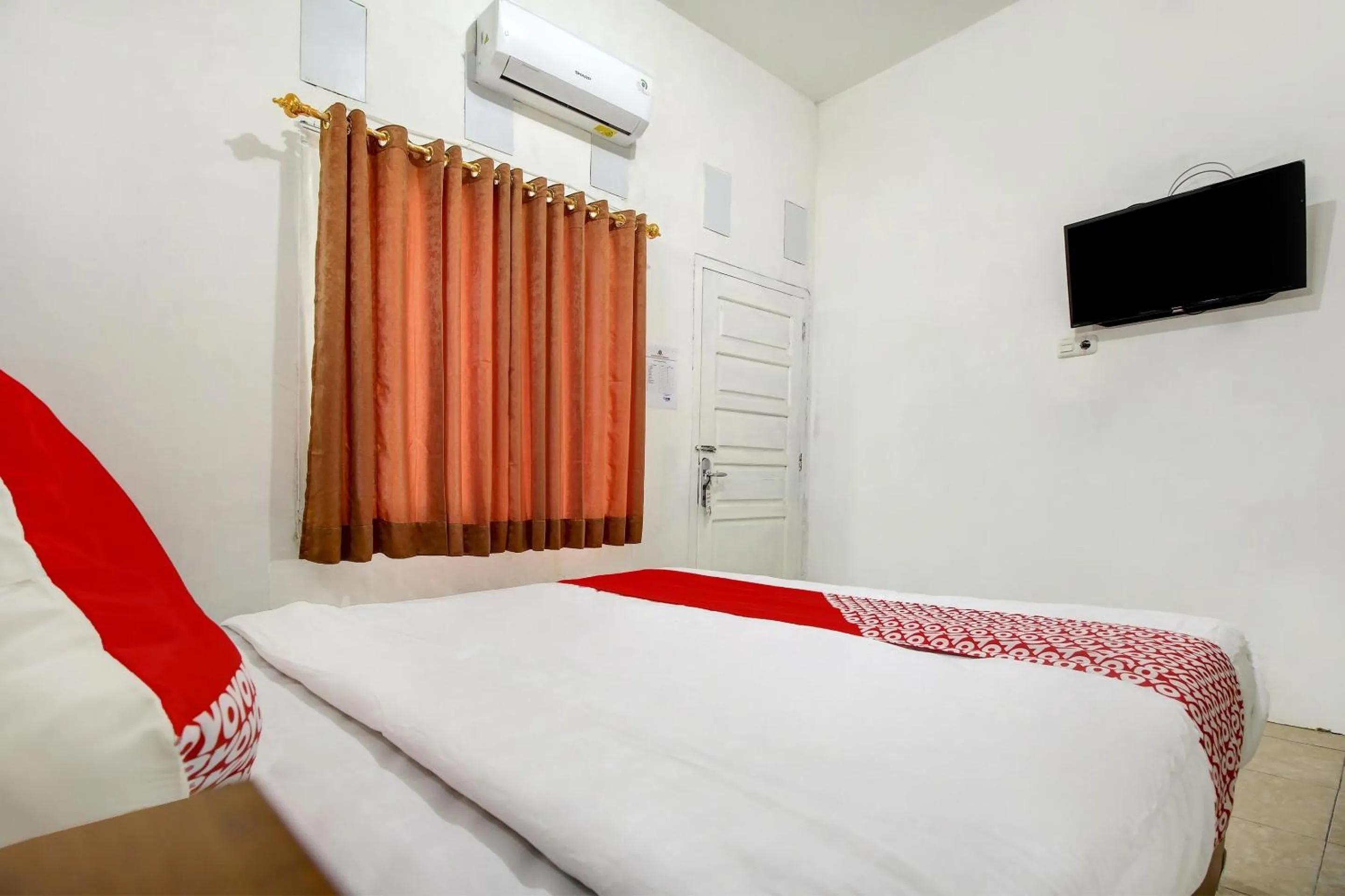 Bedroom, Bed in OYO Life 3415 Penginapan Wimane
