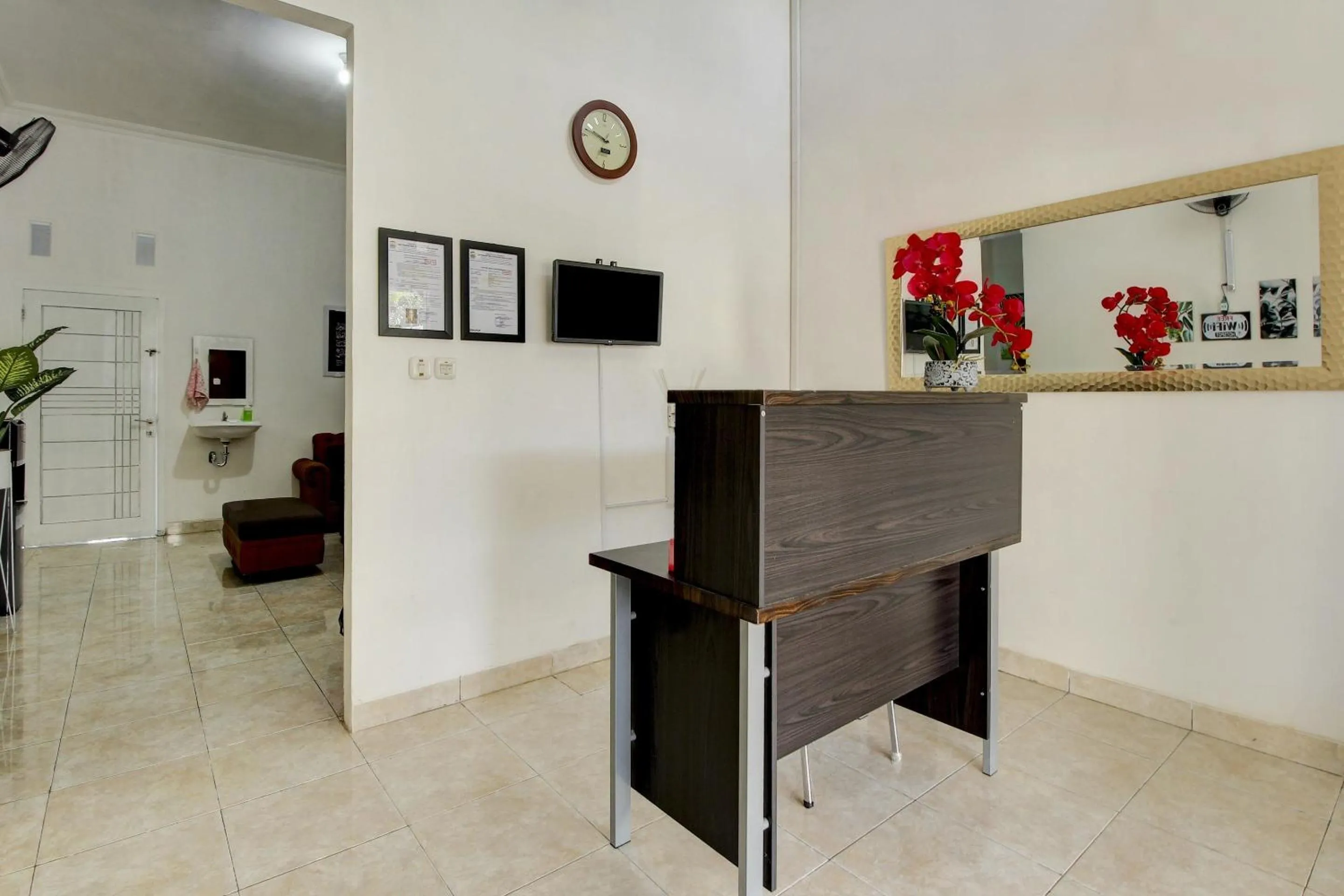 Lobby or reception in OYO Life 3415 Penginapan Wimane