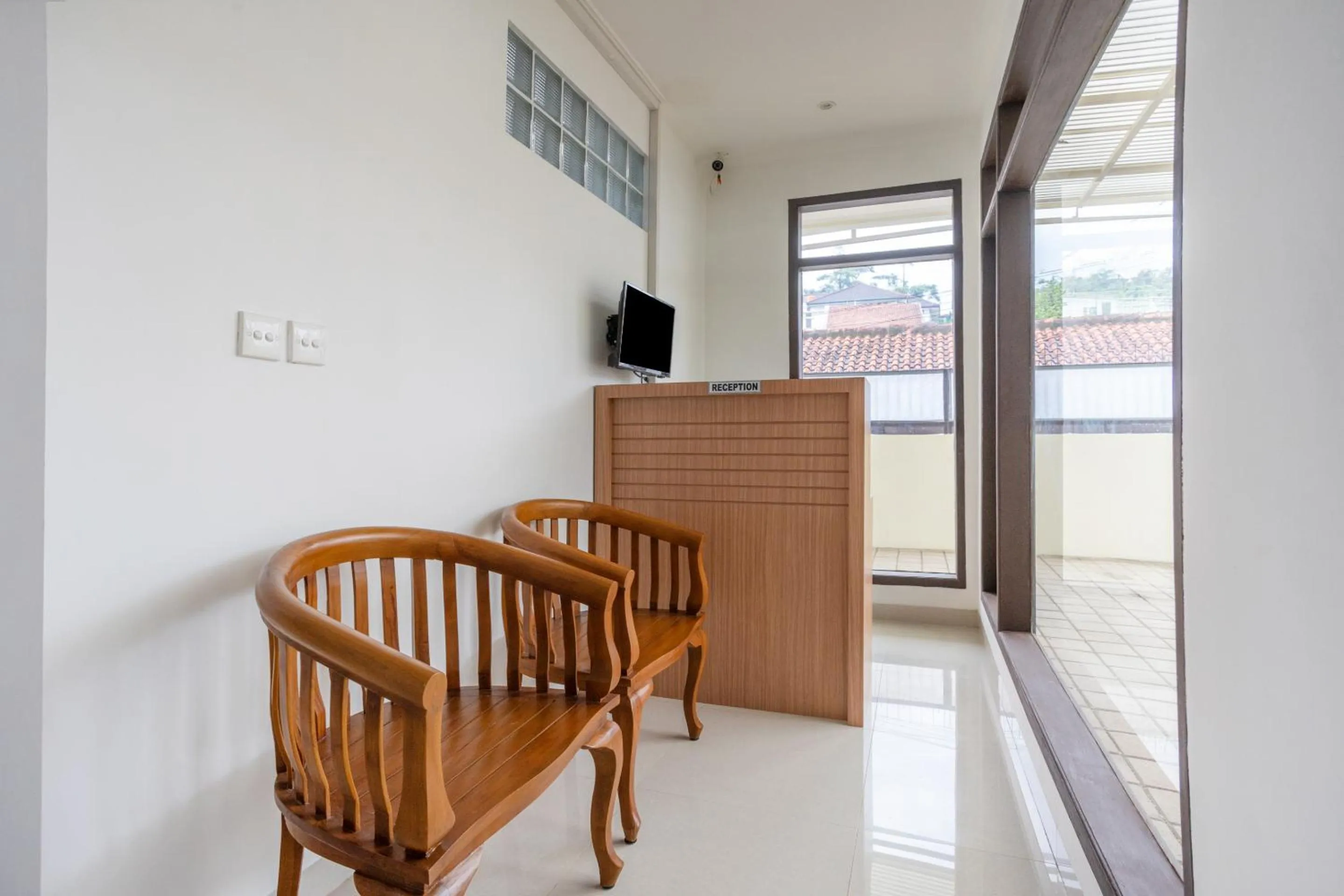 Lobby or reception in Hotel O Hegarbudhi Residence