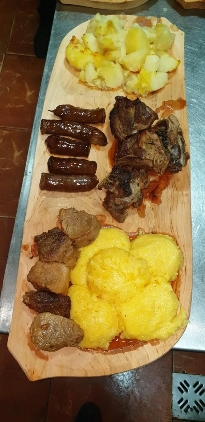 Food in HOTEL HO2 POIANA MARULUI