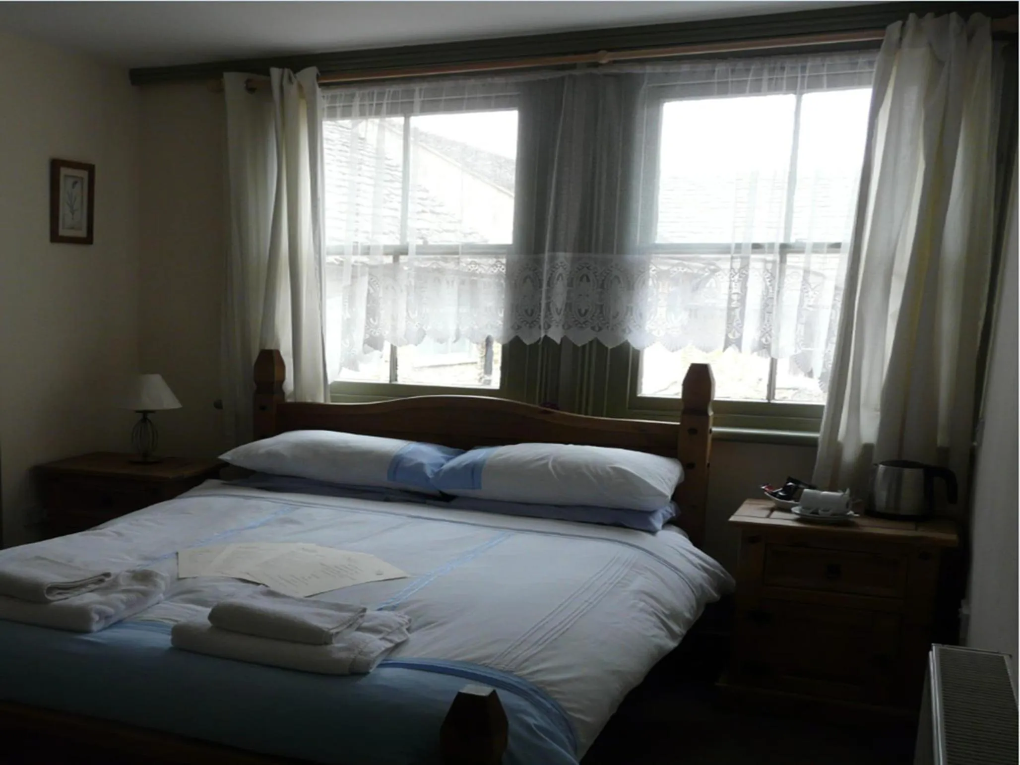 Bedroom in Swan Inn Lechlade