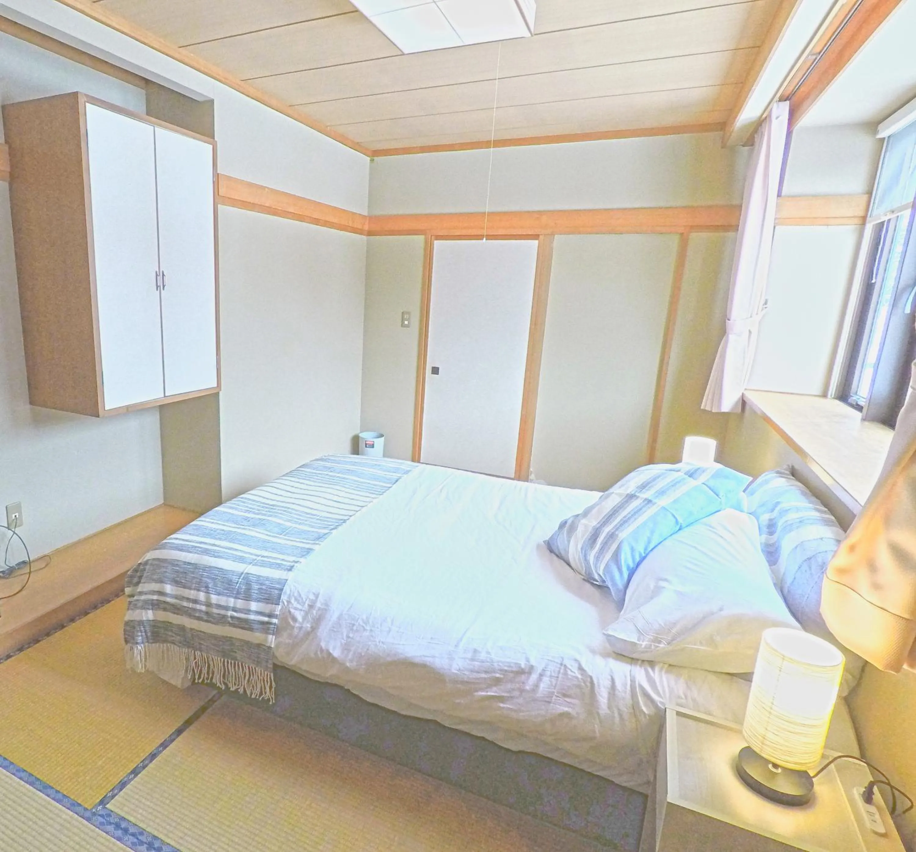 Bedroom, Bed in Red Fox Lodge Myoko