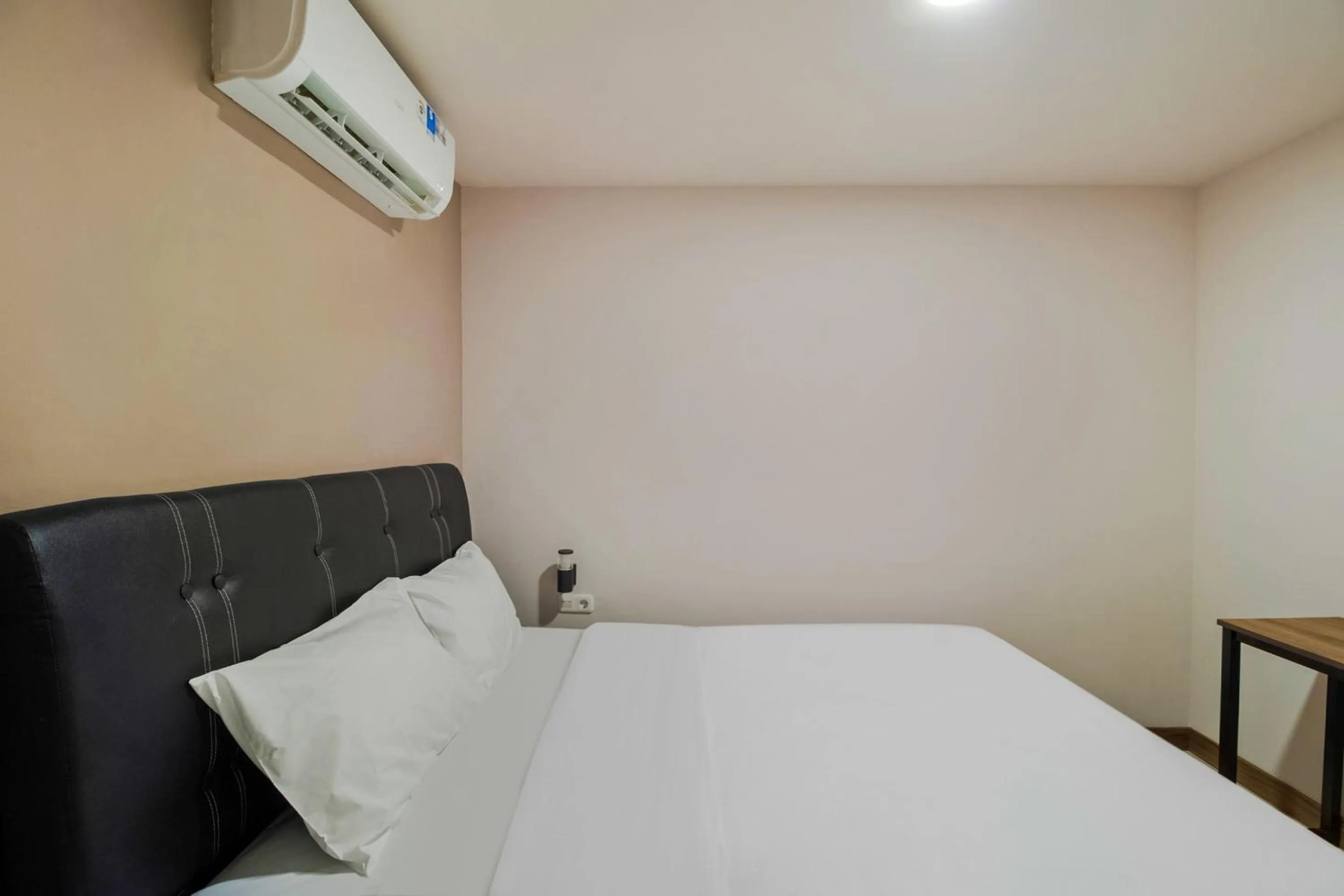 Bedroom, Bed in Collection O Kebon Jeruk Near Paskal 23 Formerly Sentral Paskal