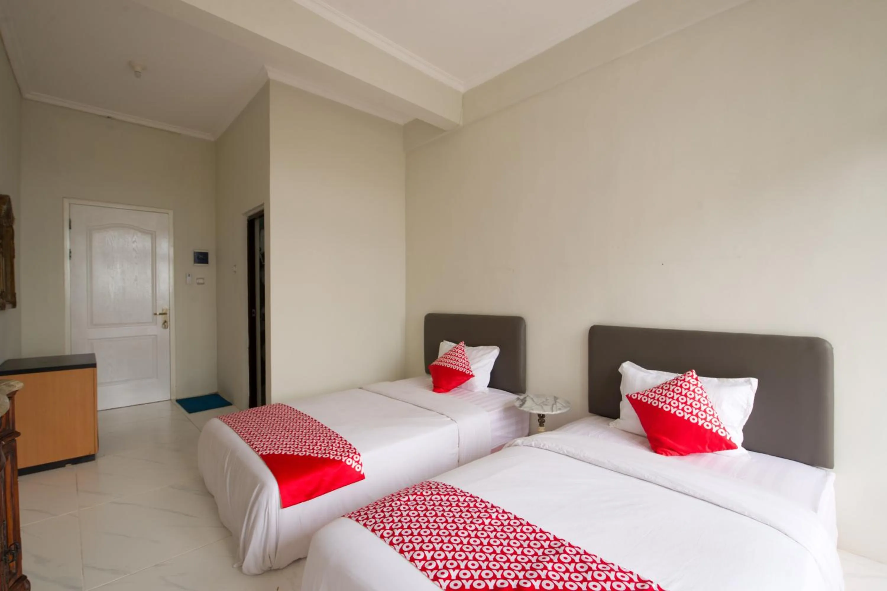 Bedroom, Bed in Capital O 3359 Pondok Wisata Jaden Trawas Mojokerto