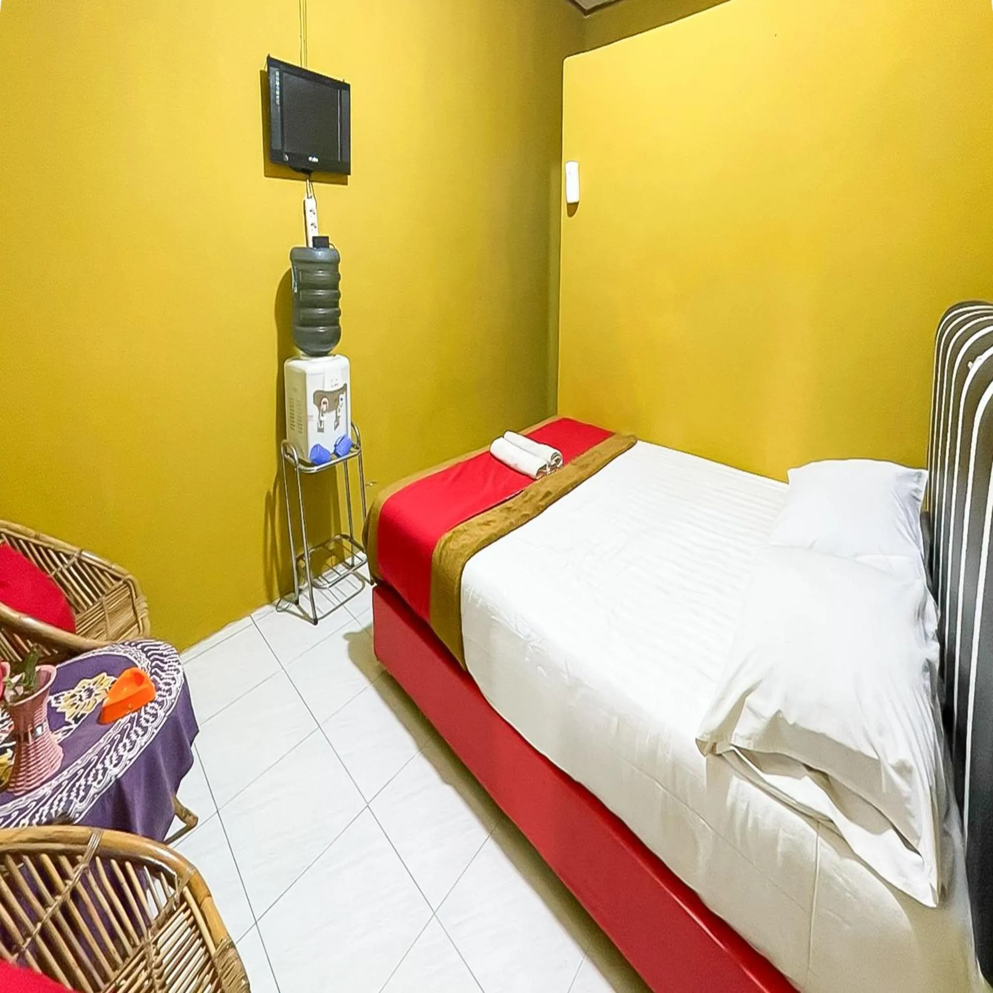 Bedroom, Bed in Pondok Yanti Sarii RedPartner