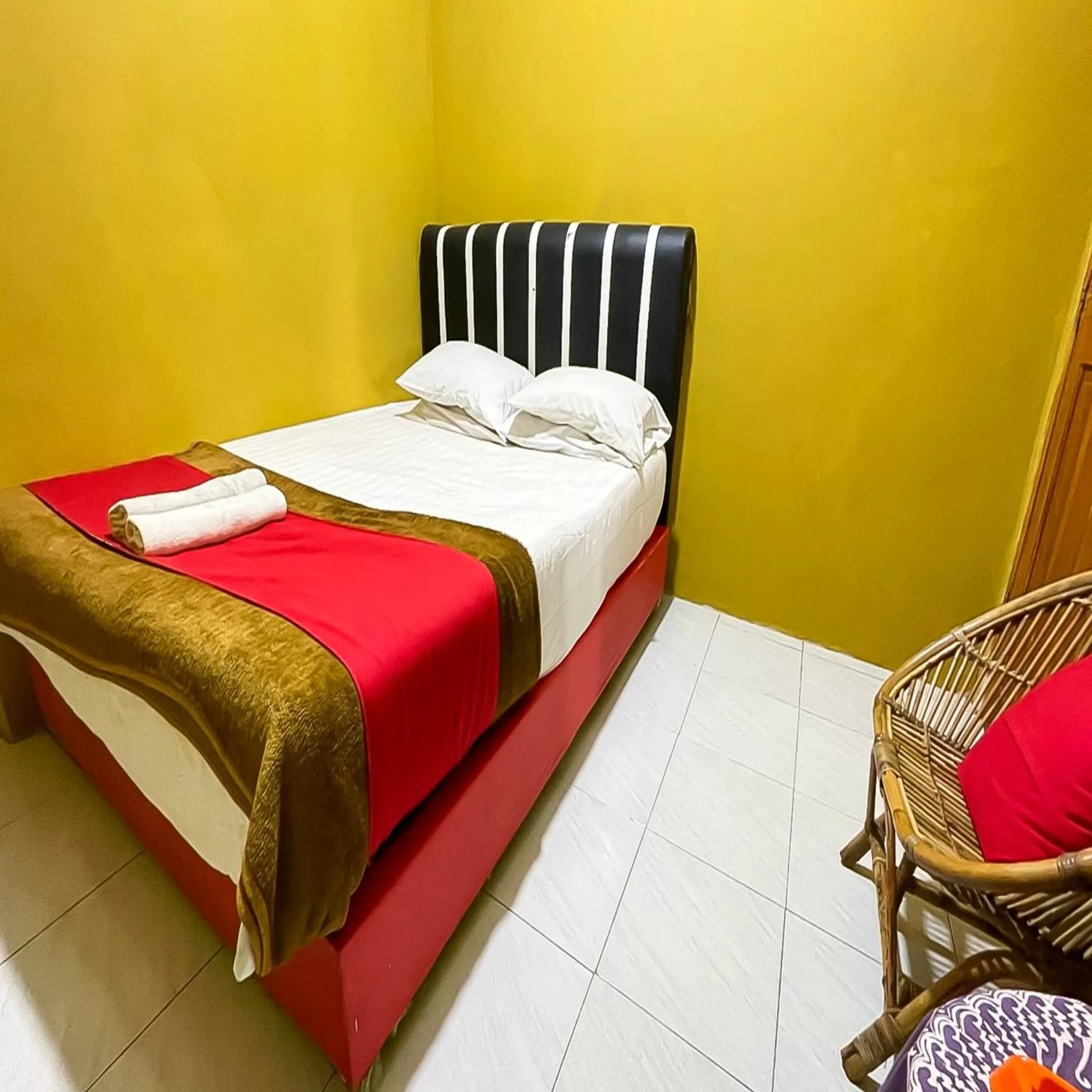 Bedroom, Bed in Pondok Yanti Sarii RedPartner