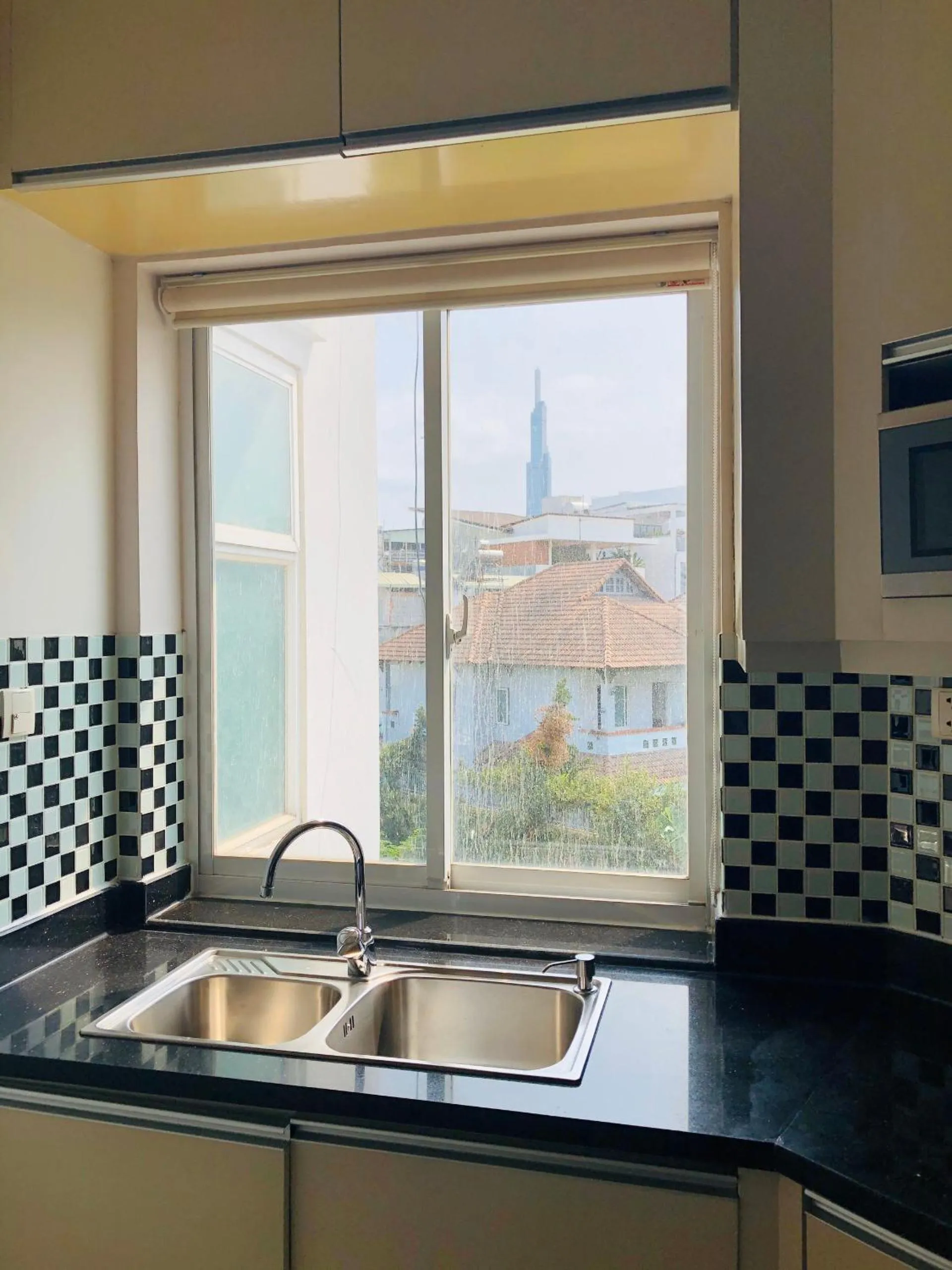 stove in GLENWOOD APARTMENT