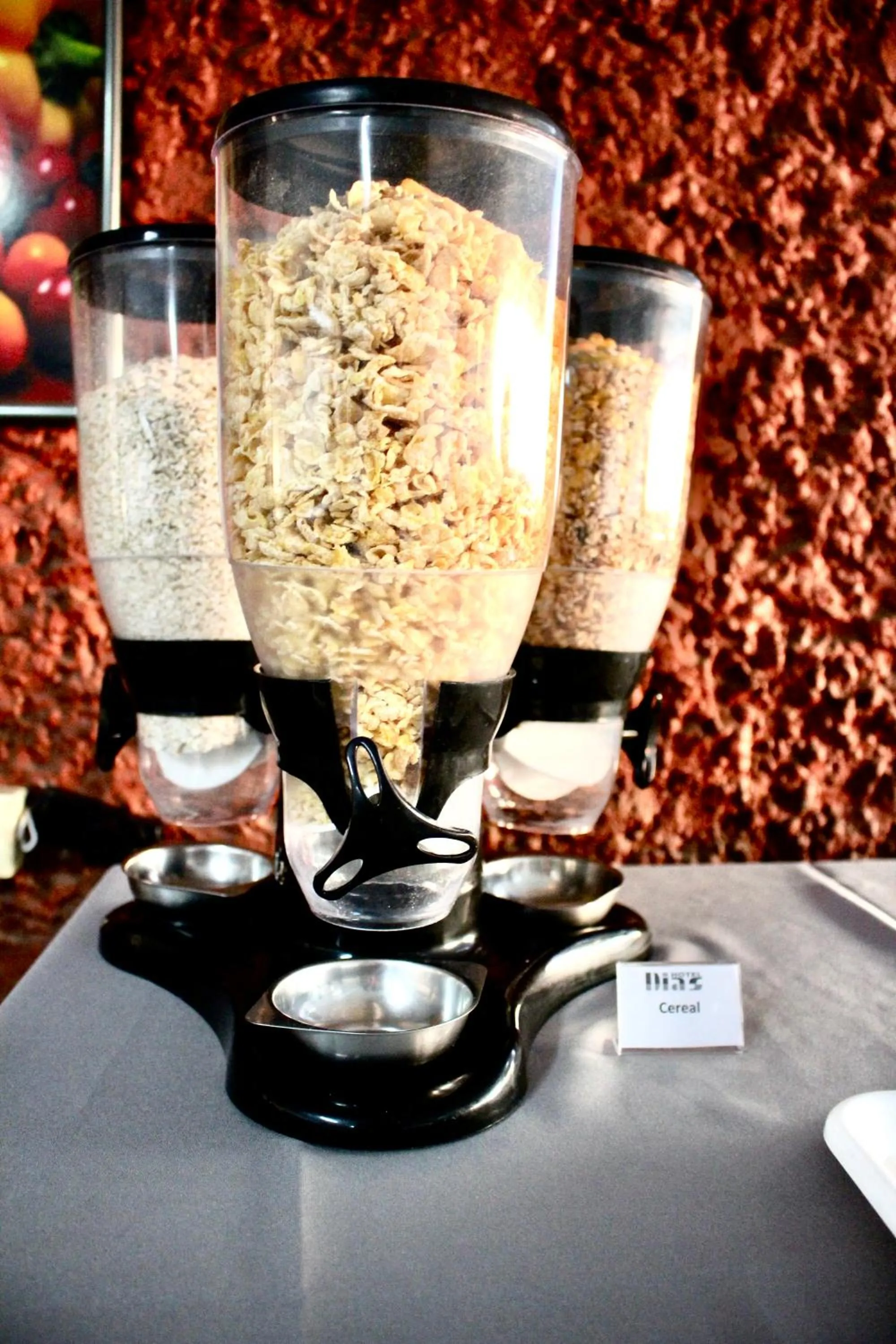 Breakfast in Hotel Dias em Pouso Alegre - MG - Próximo a Centros Comerciais e Restaurantes