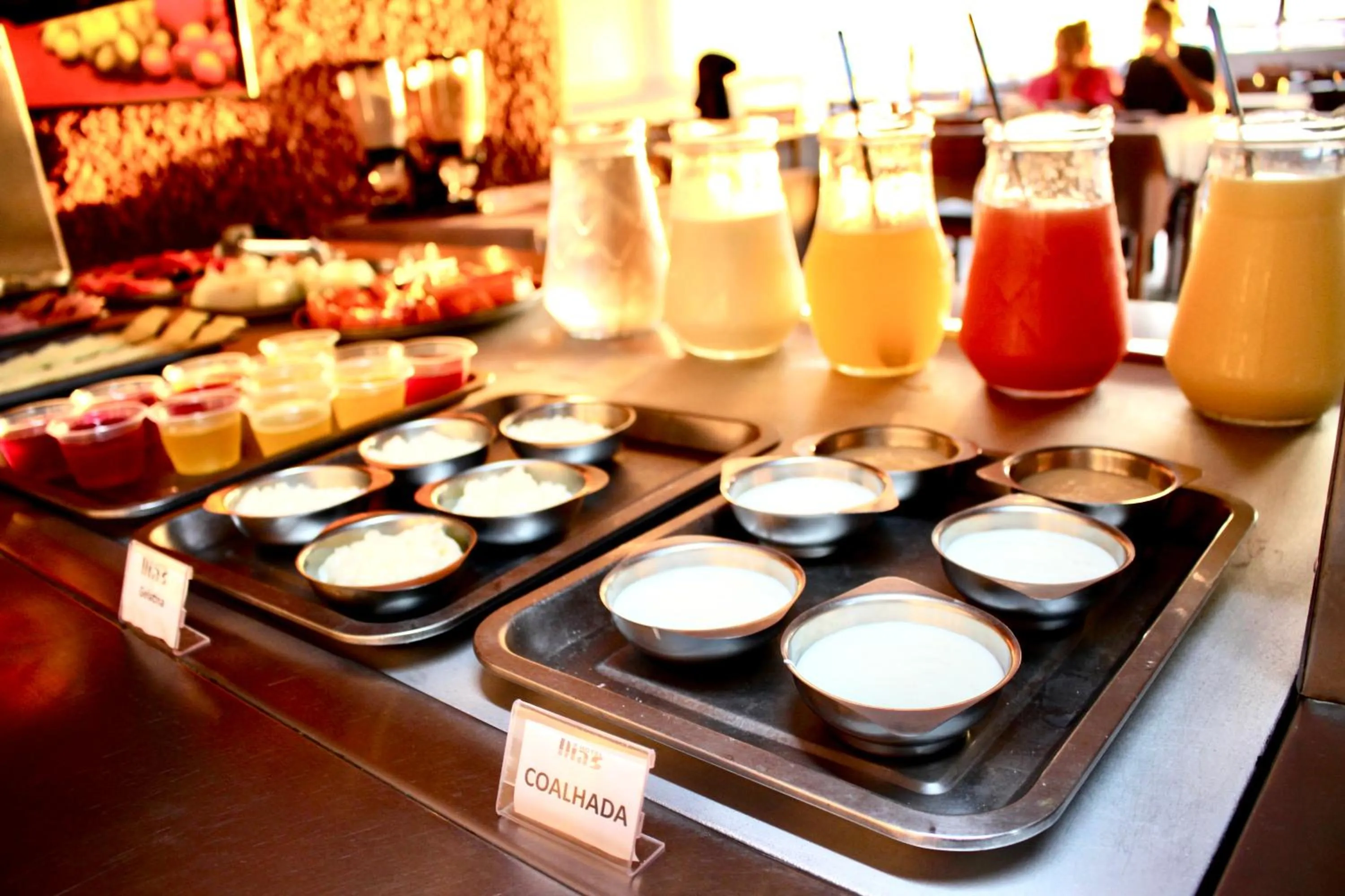 Buffet breakfast in Hotel Dias em Pouso Alegre - MG - Próximo a Centros Comerciais e Restaurantes