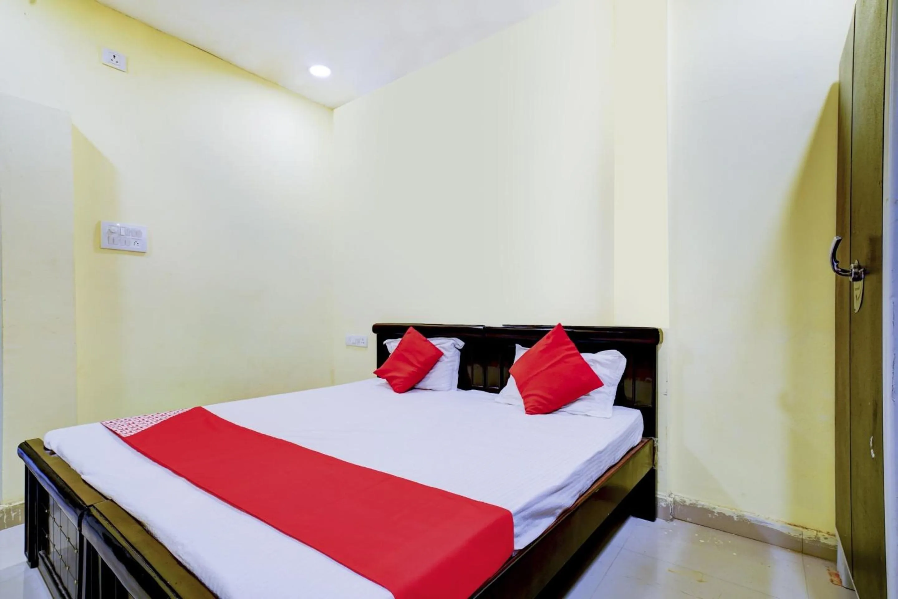 Bedroom, Bed in Hotel O Imperial Guest House