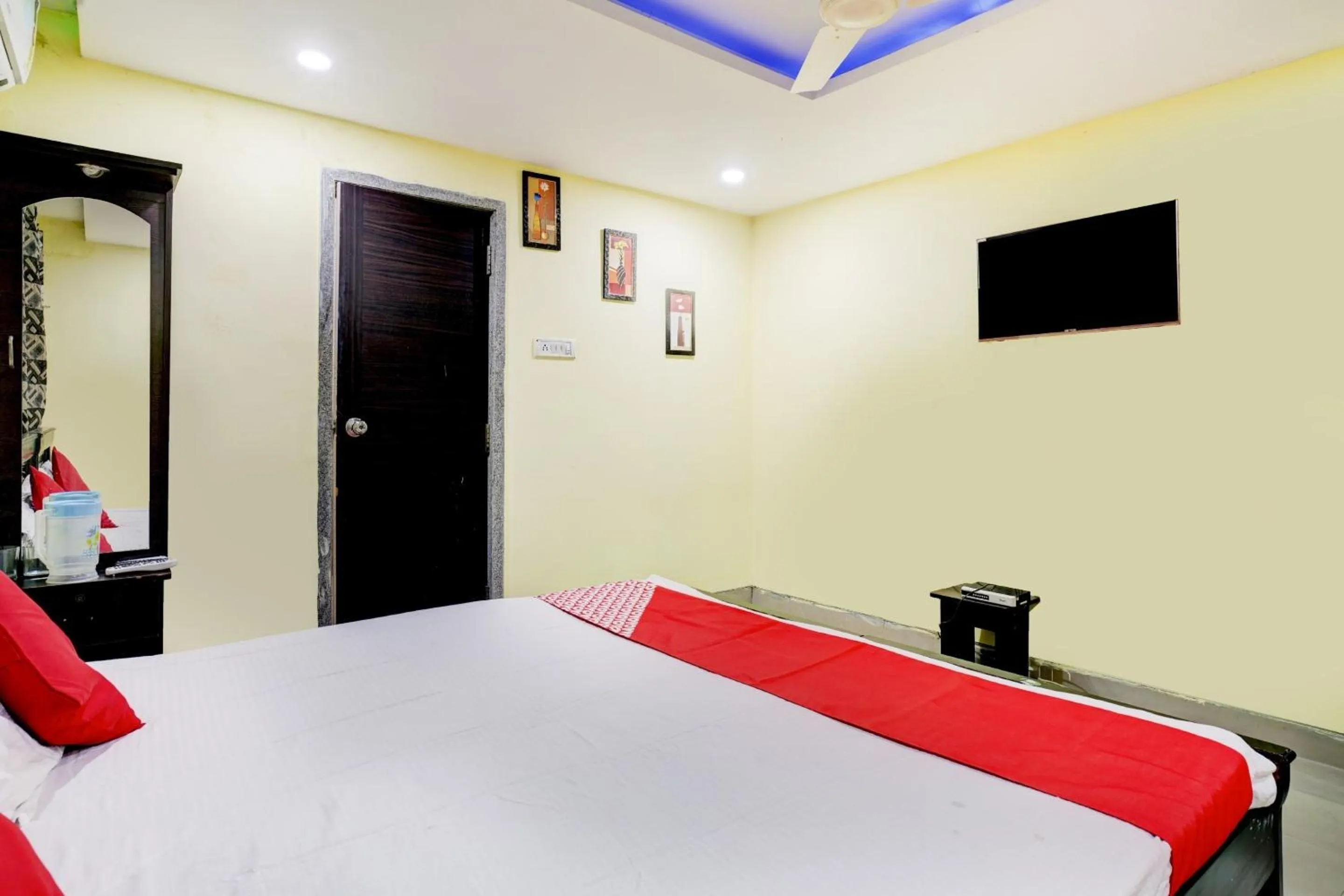 Bedroom, Bed in Hotel O Imperial Guest House