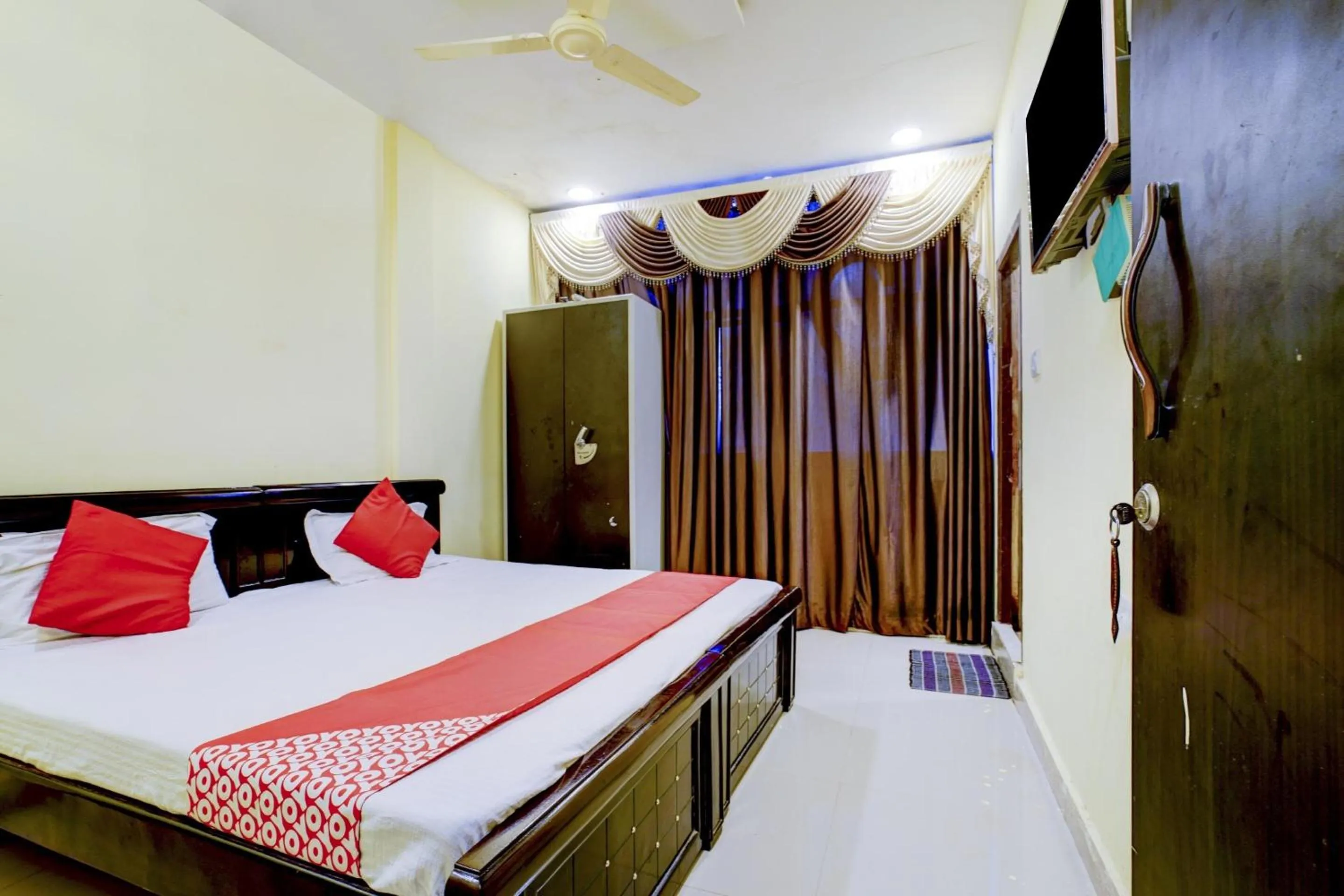 Bedroom, Bed in Hotel O Imperial Guest House