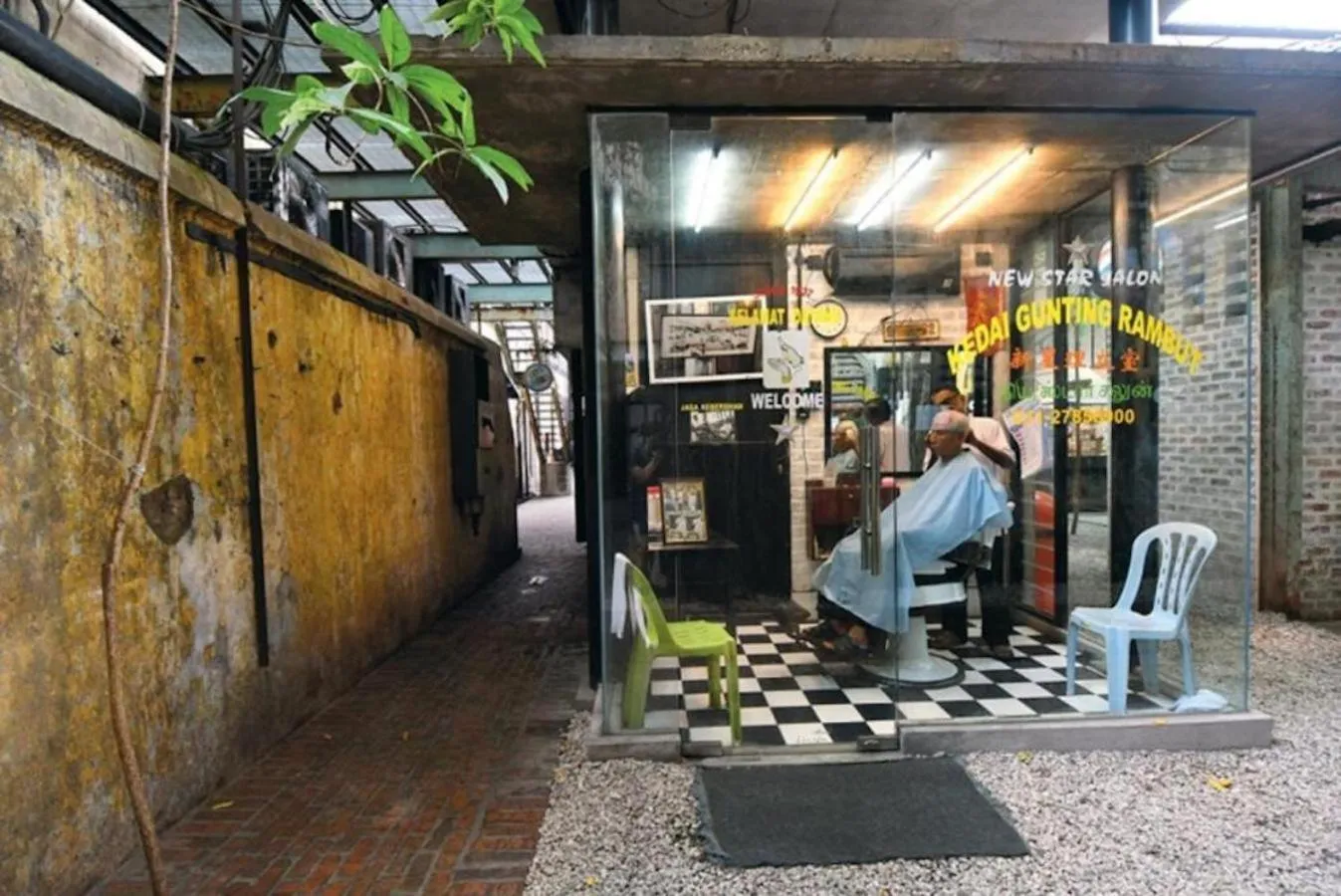 On-site shops in Belakang KongHeng By DreamScape