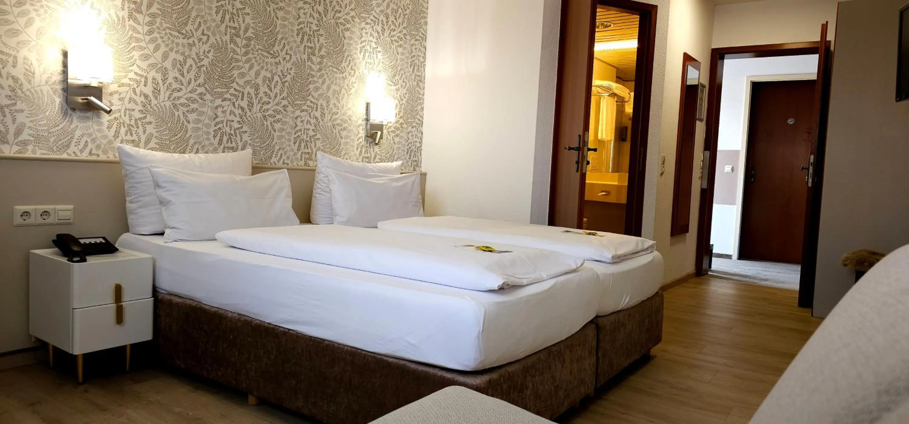 Photo of the whole room, Bed in Hotel Löwen