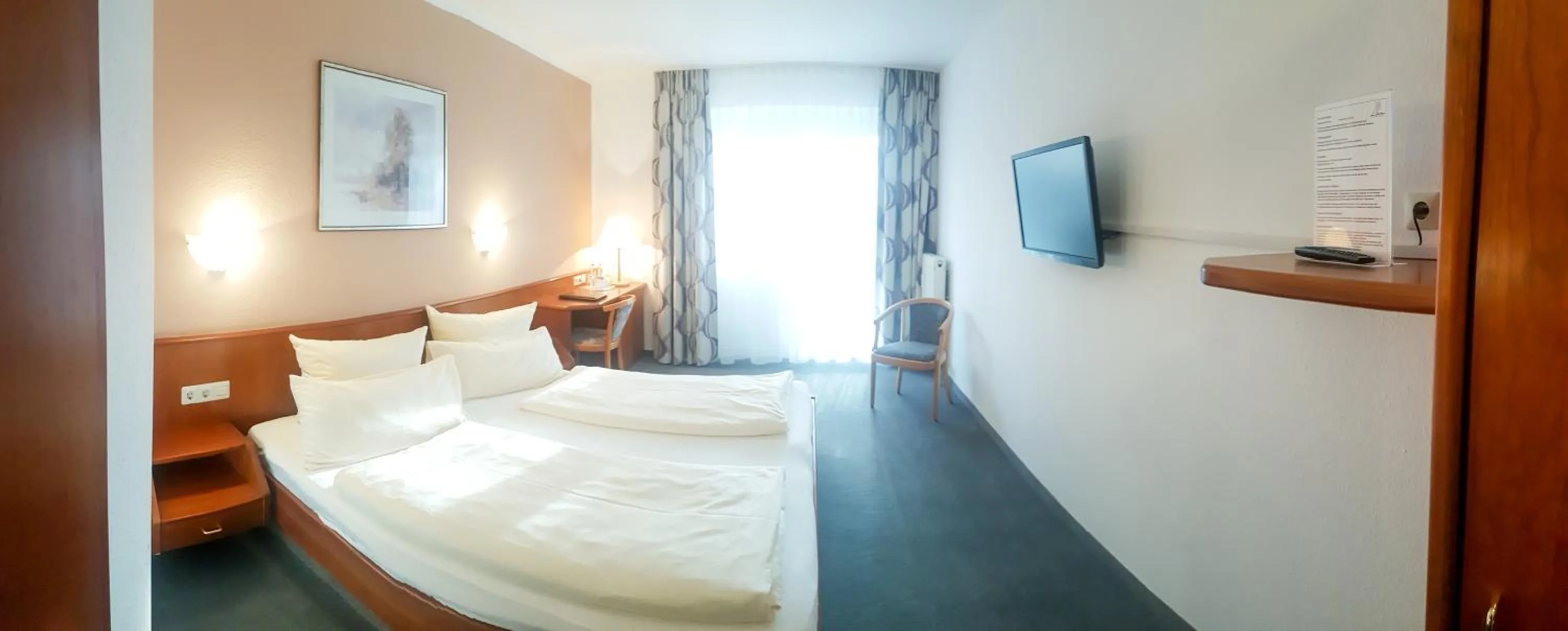 Photo of the whole room, Bed in Hotel Löwen