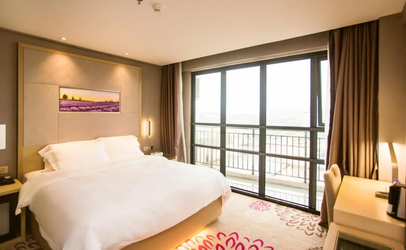 Bed in Lavande Hotel Guilin Convention and Exhibition Center