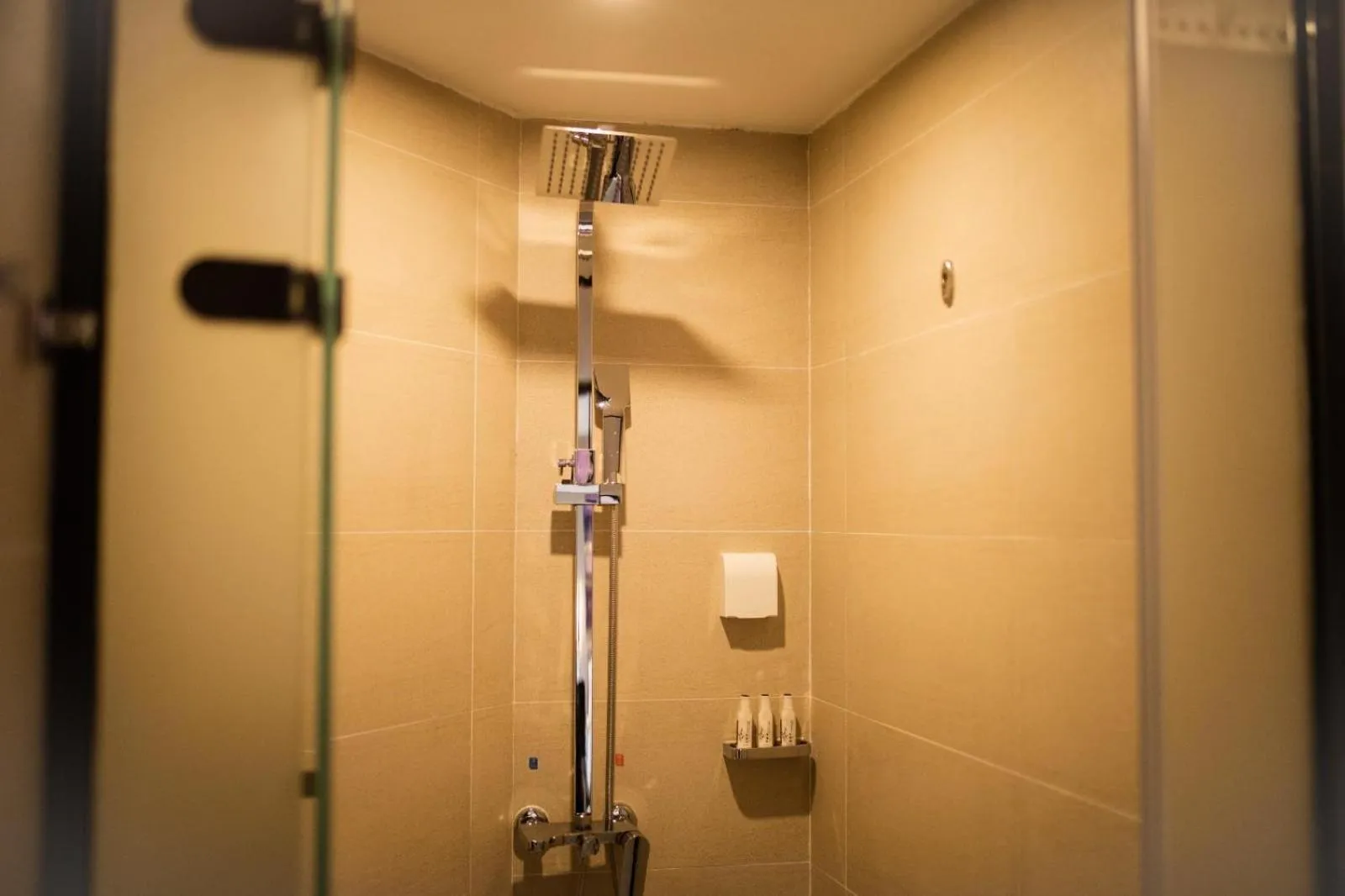 Lavande Hotels·Shenzhen North Railway Station Bantian Metro Station