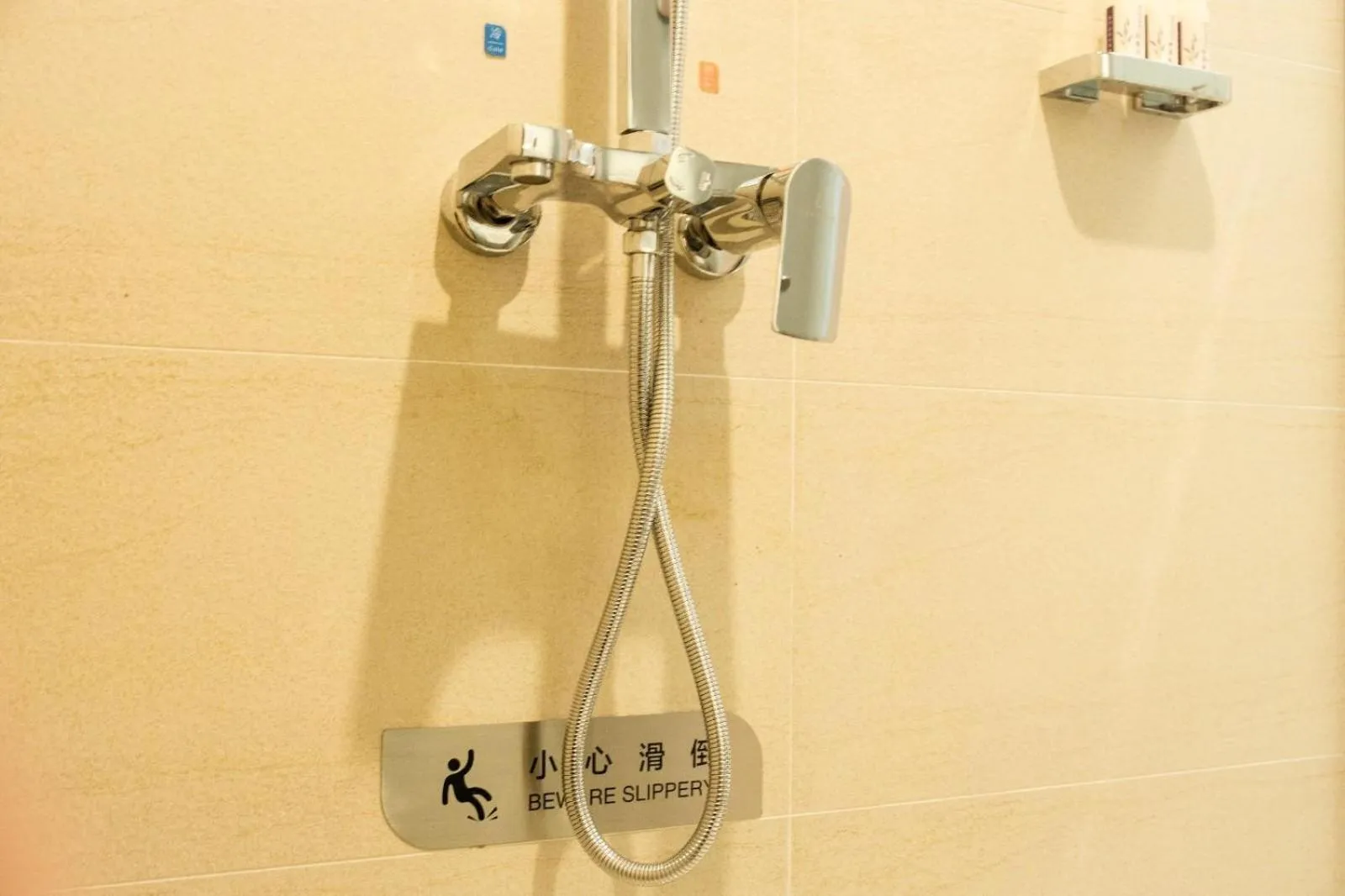 Lavande Hotels·Shenzhen North Railway Station Bantian Metro Station