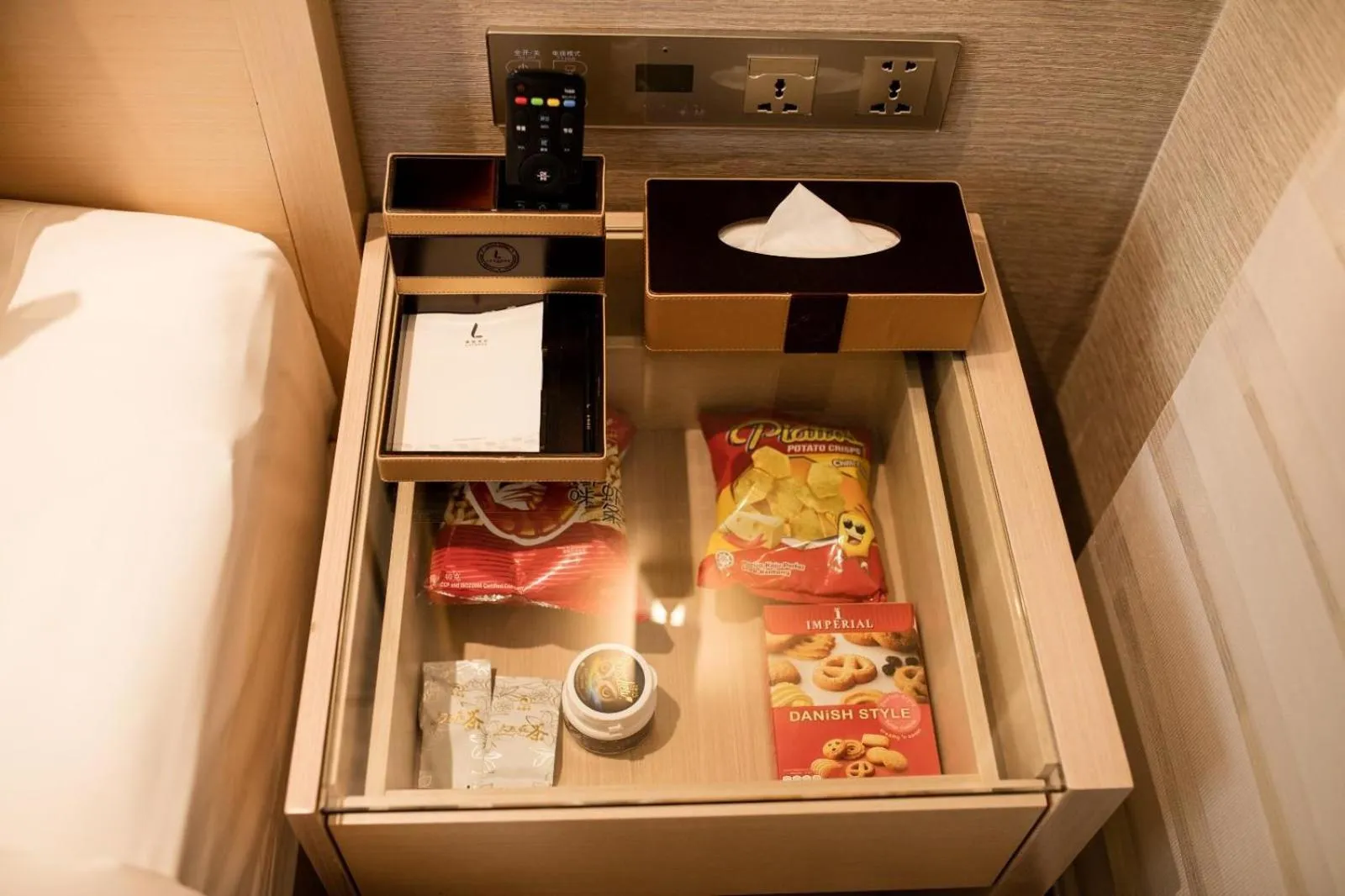 Lavande Hotels·Shenzhen North Railway Station Bantian Metro Station