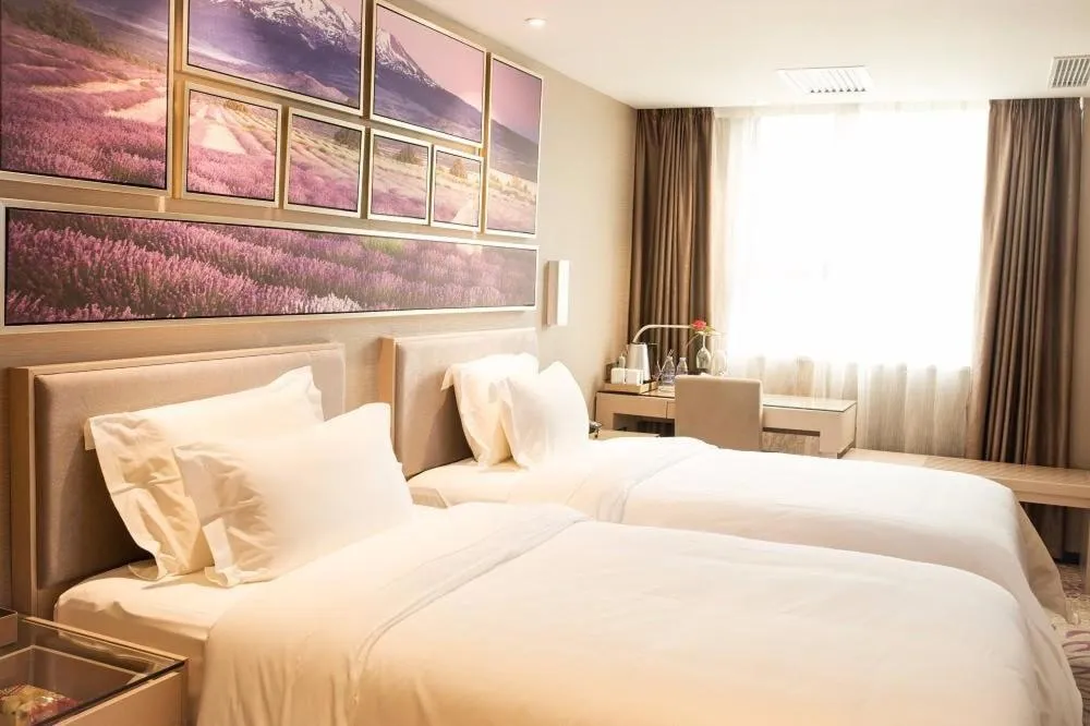 Bed in Lavande Hotels·Shenzhen North Railway Station Bantian Metro Station