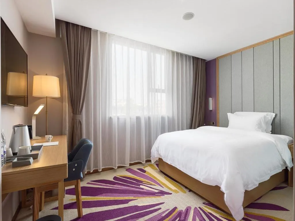 Lavande Hotels·Guangzhou Fangcun Jiaokou Metro Station