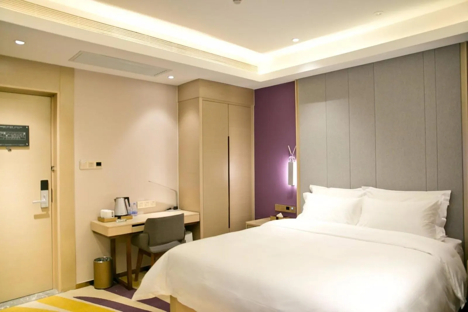 Bed in Lavande Hotels·Shenzhen North Railway Station Longhua Yicheng Center