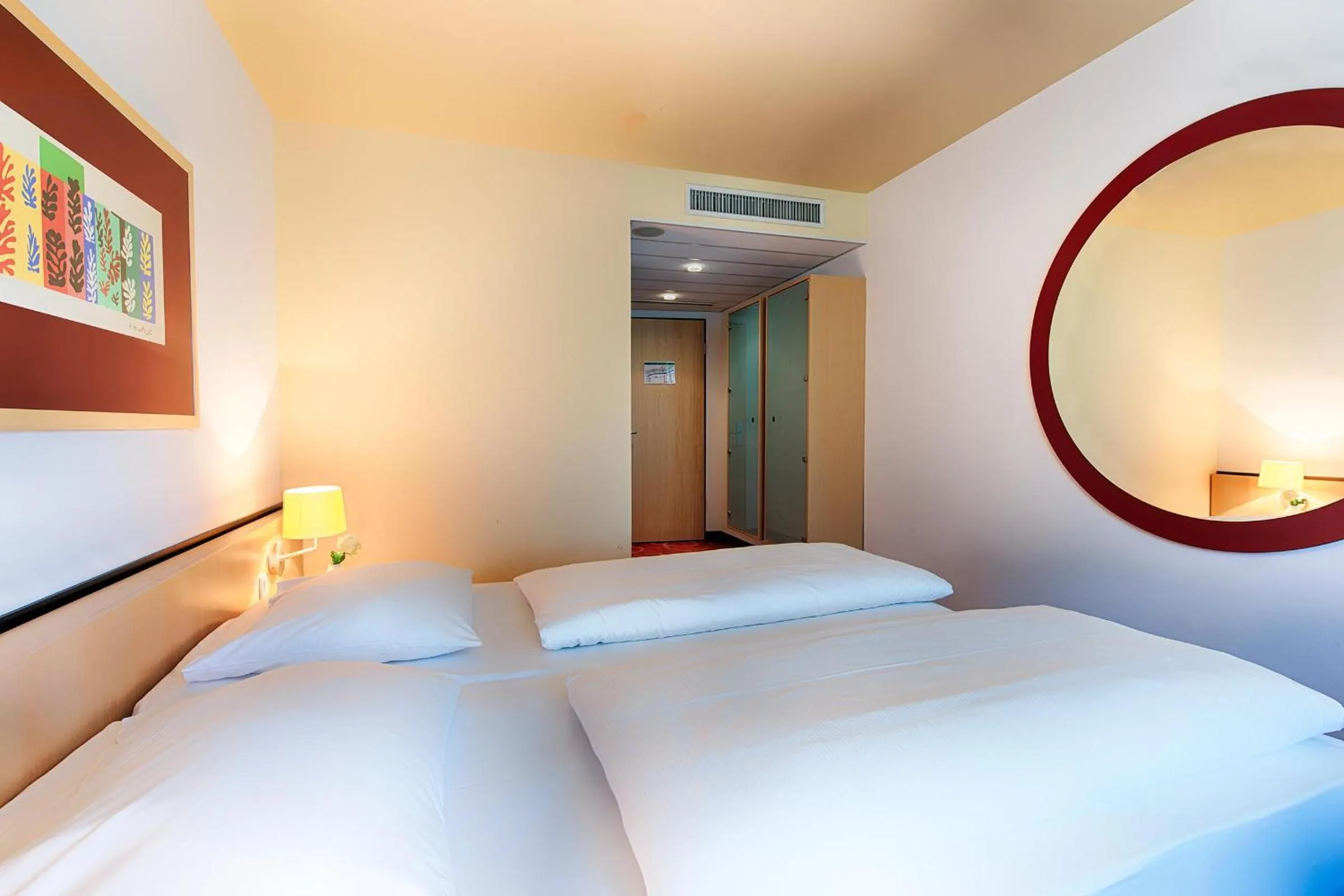 Photo of the whole room, Bed in Welcome Kongress Hotel Bamberg