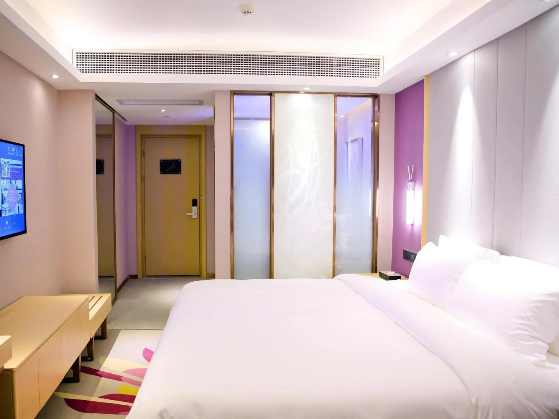 Bed in Lavande Hotels·Shenzhen North Railway Station Longhua Bus Terminal