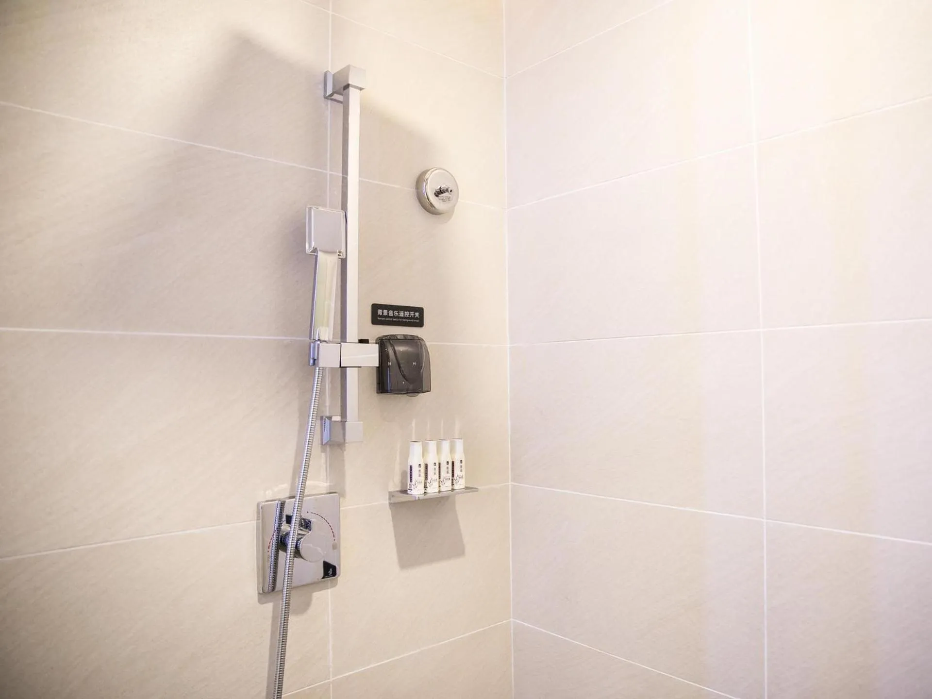 Lavande Hotels·Shenzhen North Railway Station Longhua Bus Terminal