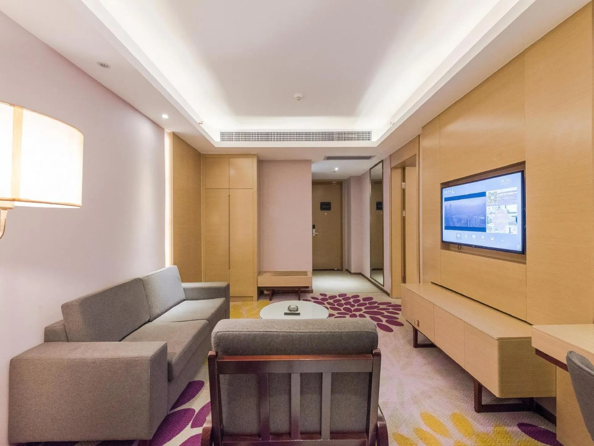 Lavande Hotels·Foshan Zhoucun Ligang Road Xunfenggang Metro Station
