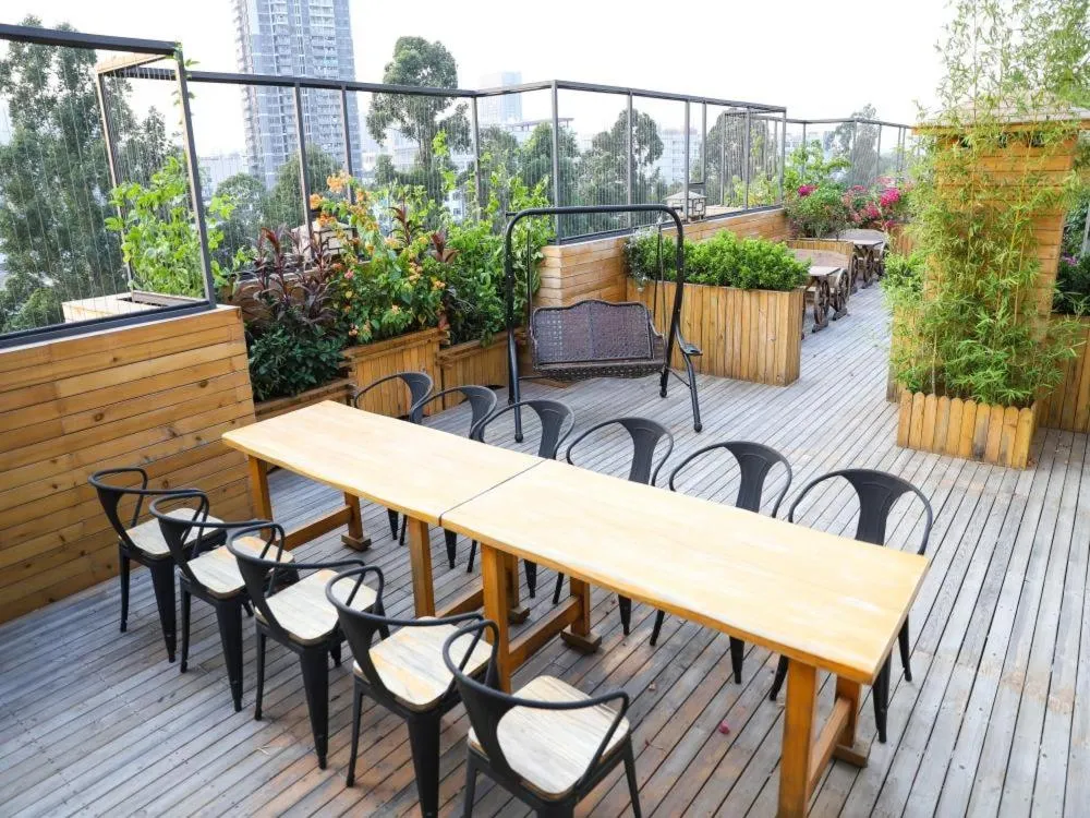 LAVANDE HOTELS SHENZHEN NORTH STATION LONGHUA FOXCONN HEADQUARTERS