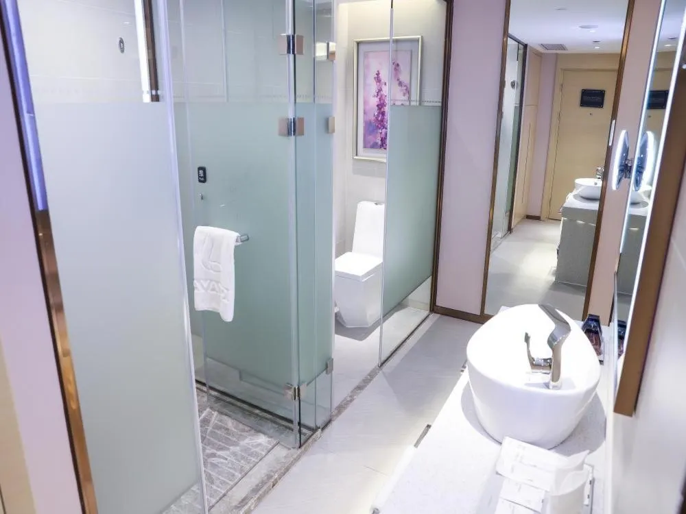 LAVANDE HOTELS SHENZHEN NORTH STATION LONGHUA FOXCONN HEADQUARTERS