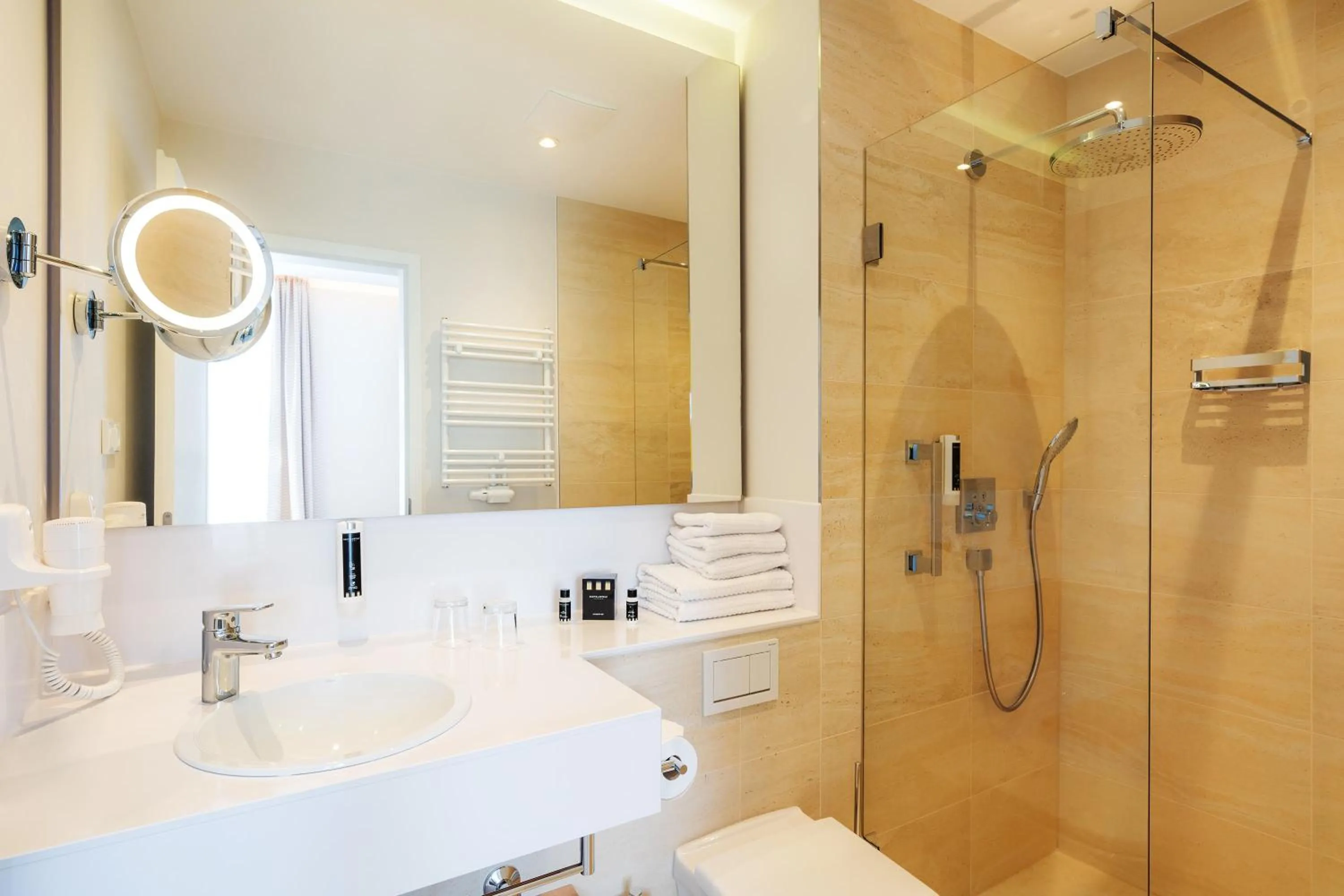 Bathroom in SEETELHOTEL Ostseehotel das Entdeckerhotel an der Ostsee und der perfekte Startpunkt für Ihre Inselabenteuer