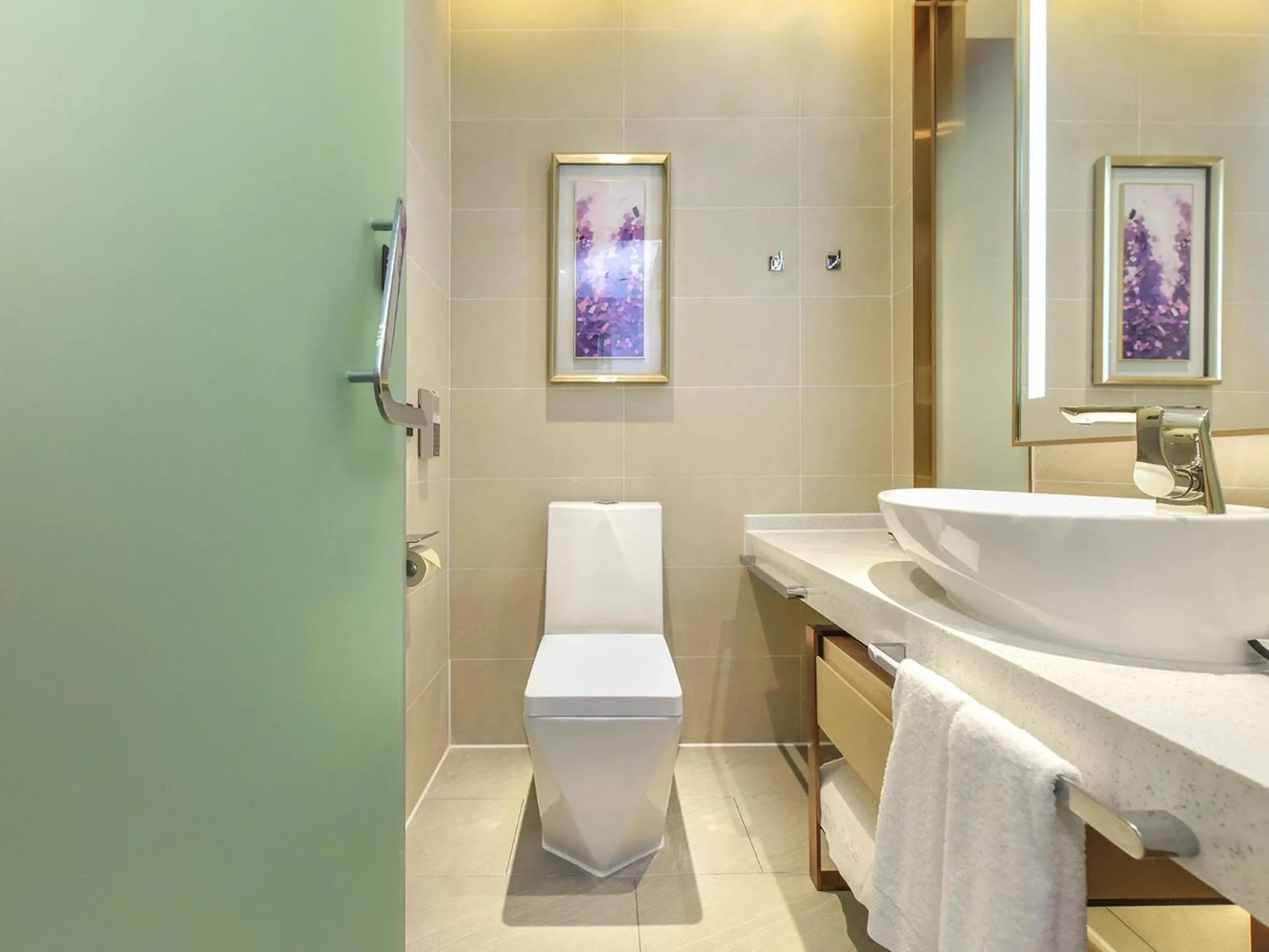 Lavande Hotel Chongqing Nanping Pedestrian Street Convention and Exhibition Center