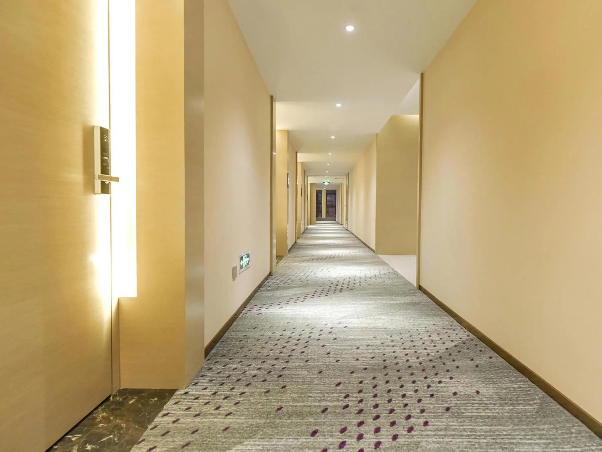Lavande Hotel Chongqing Nanping Pedestrian Street Convention and Exhibition Center