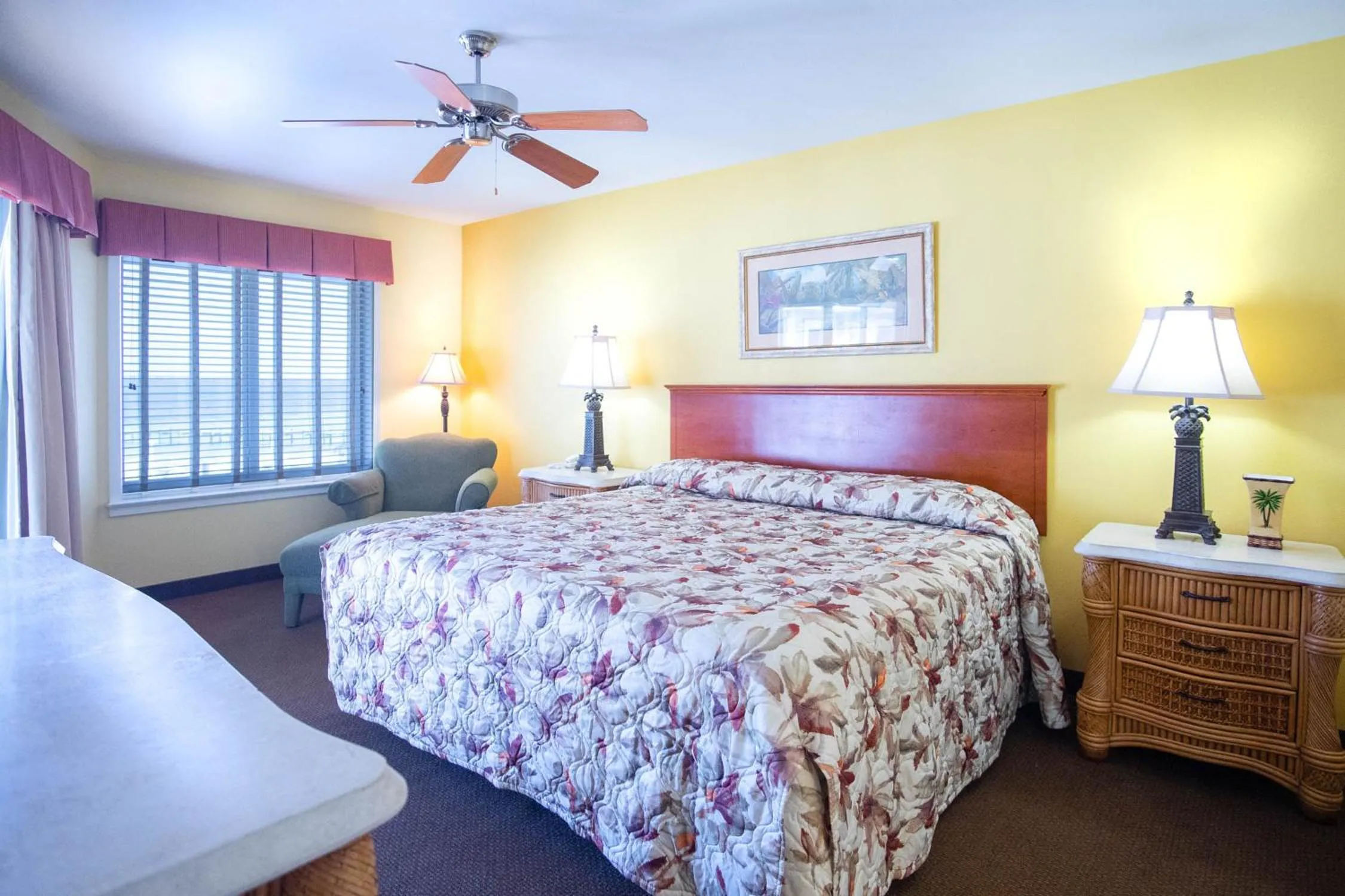 Bedroom, Bed in GetAways at Soundside Holiday Beach Resort