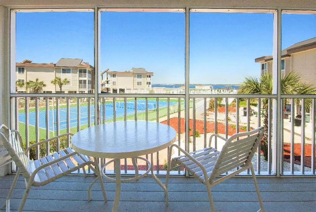 Balcony/Terrace in GetAways at Soundside Holiday Beach Resort