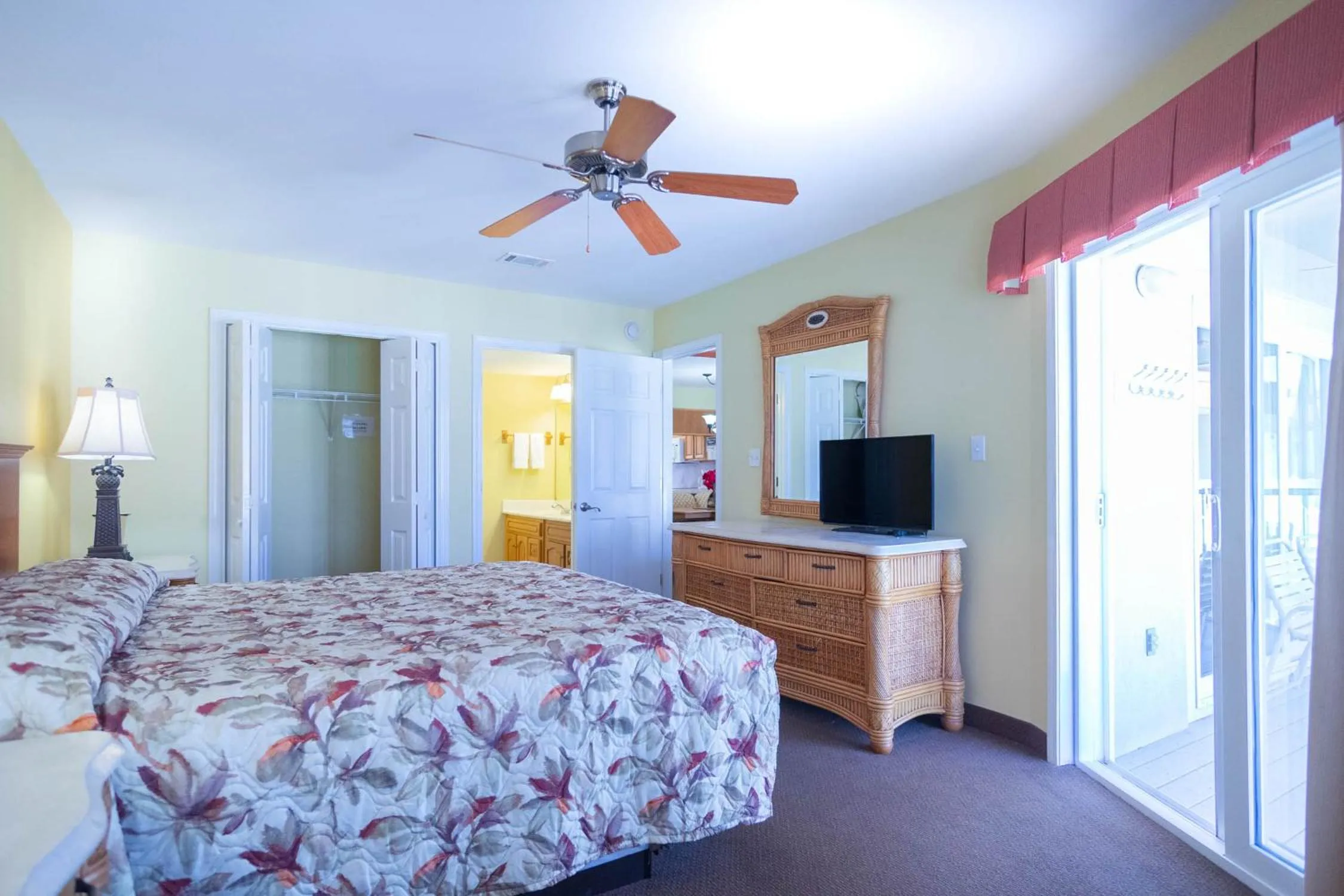 Bedroom, Bed in GetAways at Soundside Holiday Beach Resort
