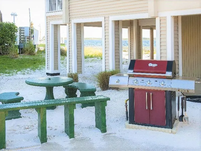 BBQ facilities in GetAways at Soundside Holiday Beach Resort